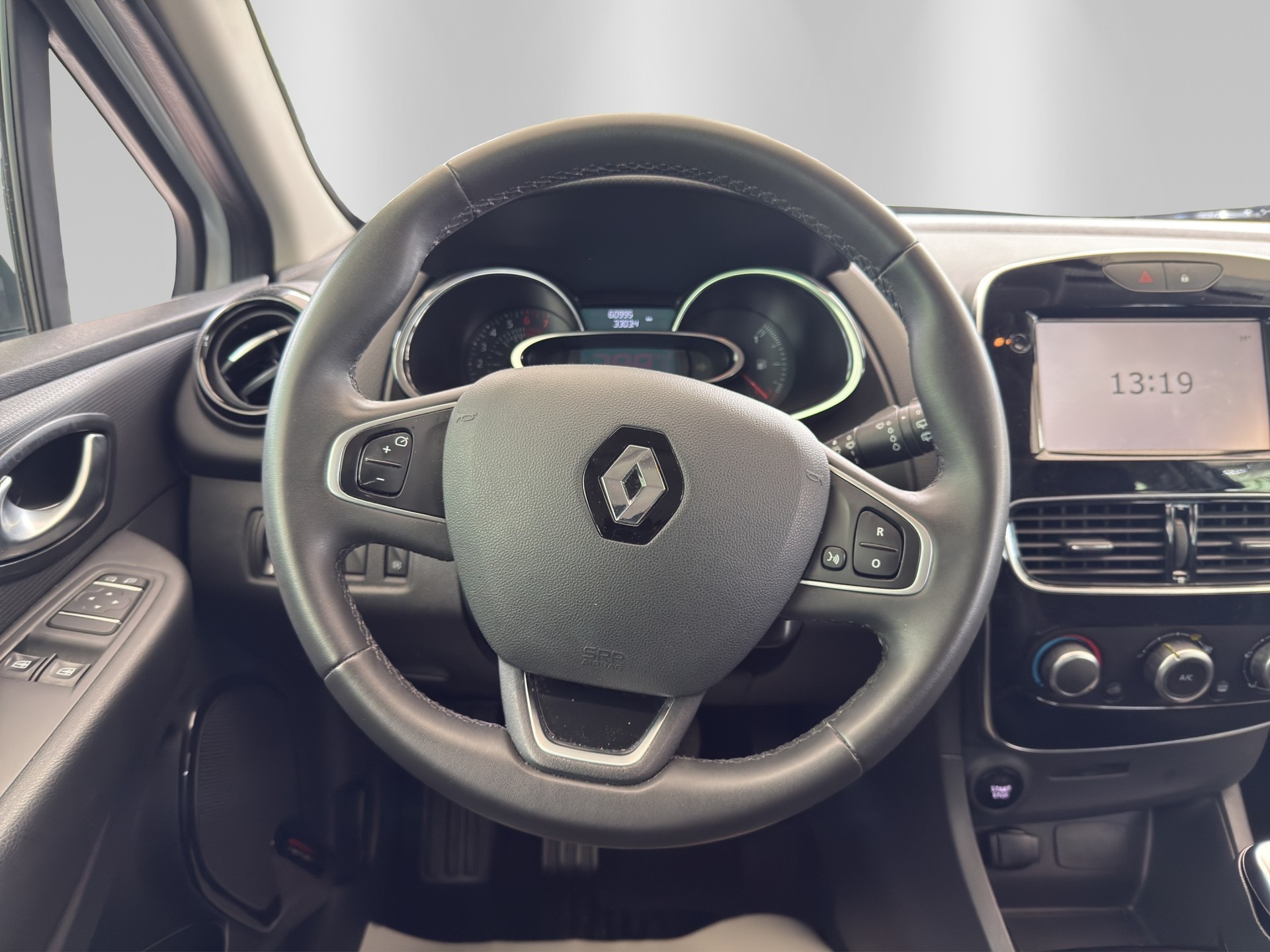 RENAULT Clio 0.9 12V Zen-image-9