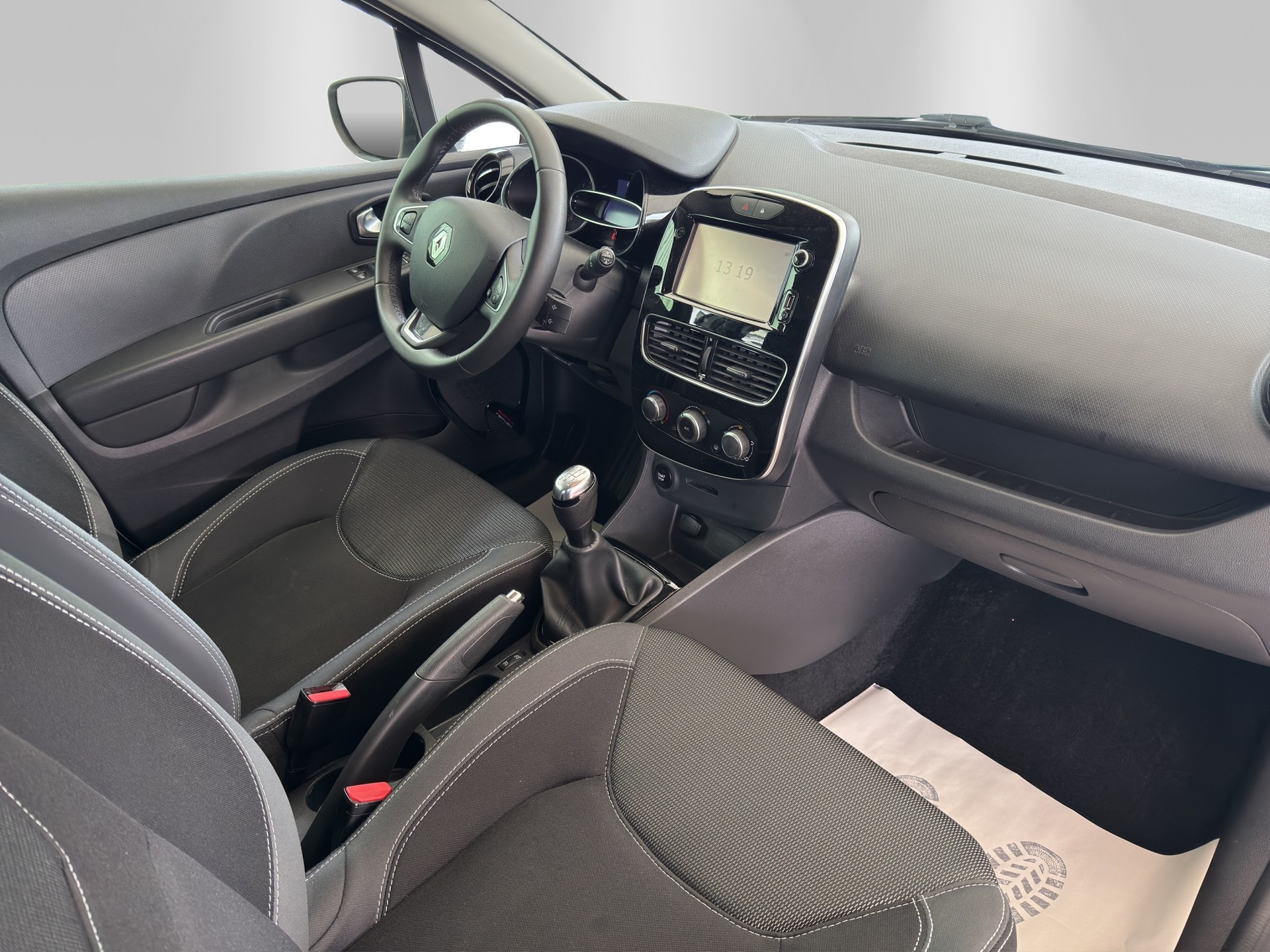 RENAULT Clio 0.9 12V Zen-image-12