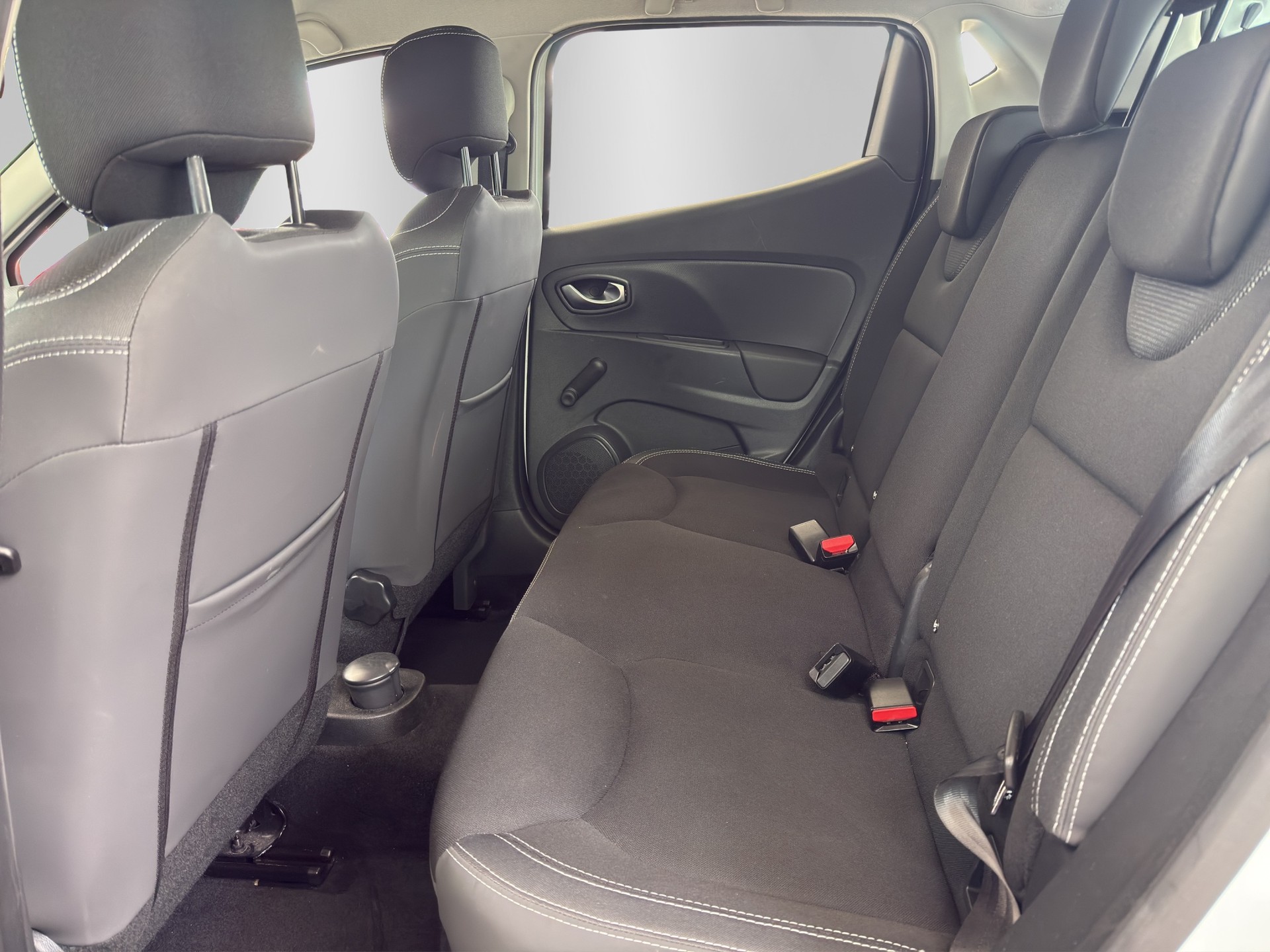 RENAULT Clio 0.9 12V Zen-image-13