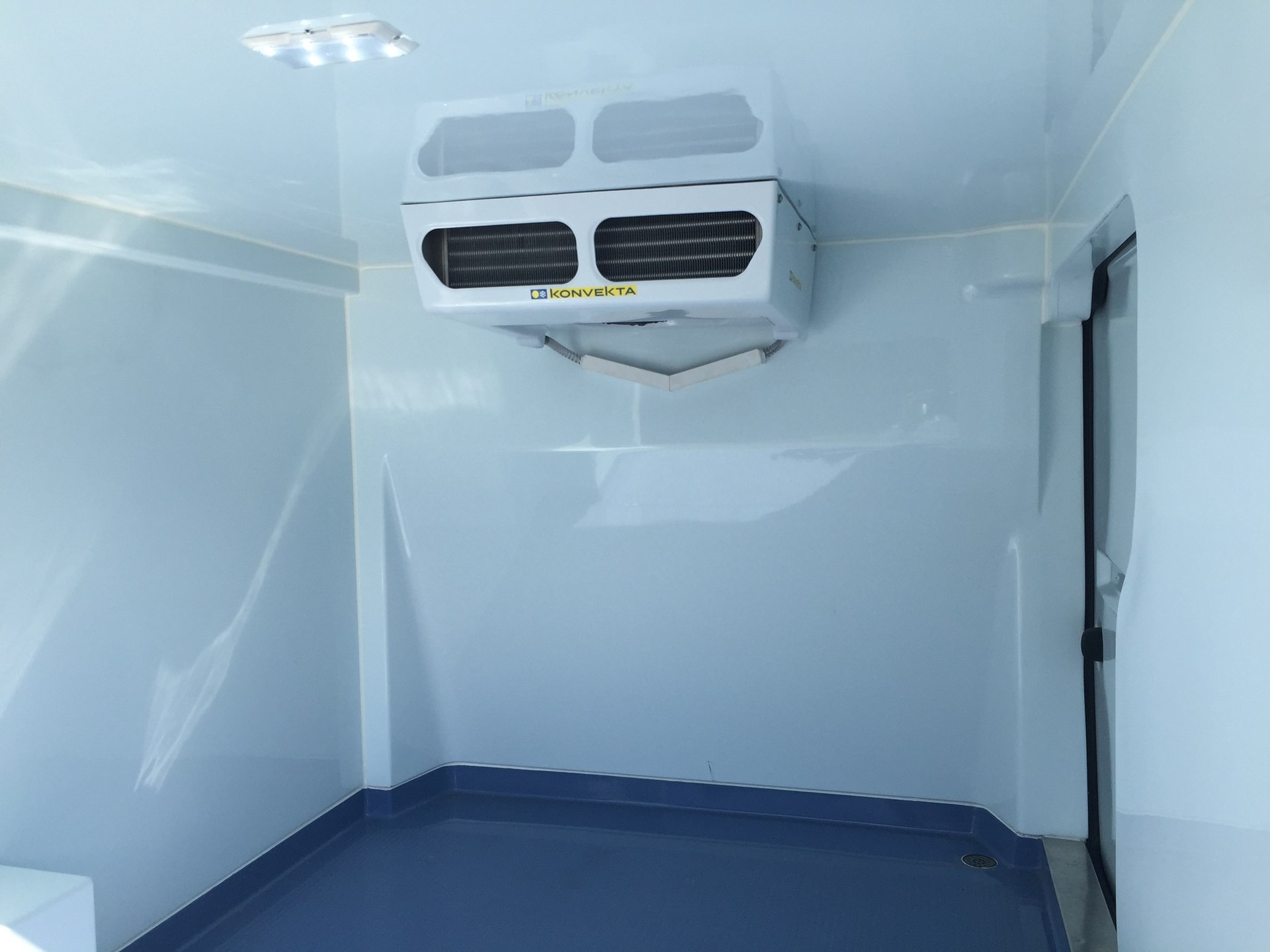RENAULT Trafic 2.0 dCi 90 2.7t L1H1-image-5