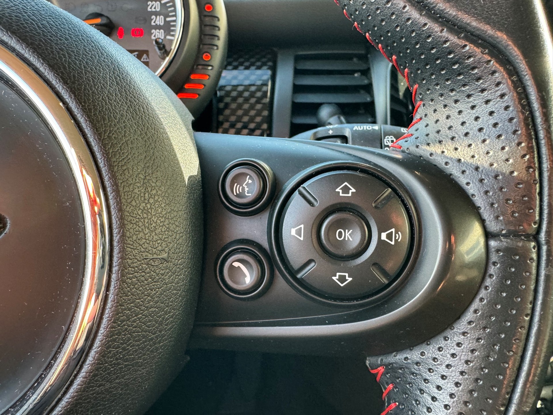 MINI Mini Cooper SD Nur bei uns - GARANTIE Motor und Getriebe für 12 Monate oder 15'000 km!-image-10