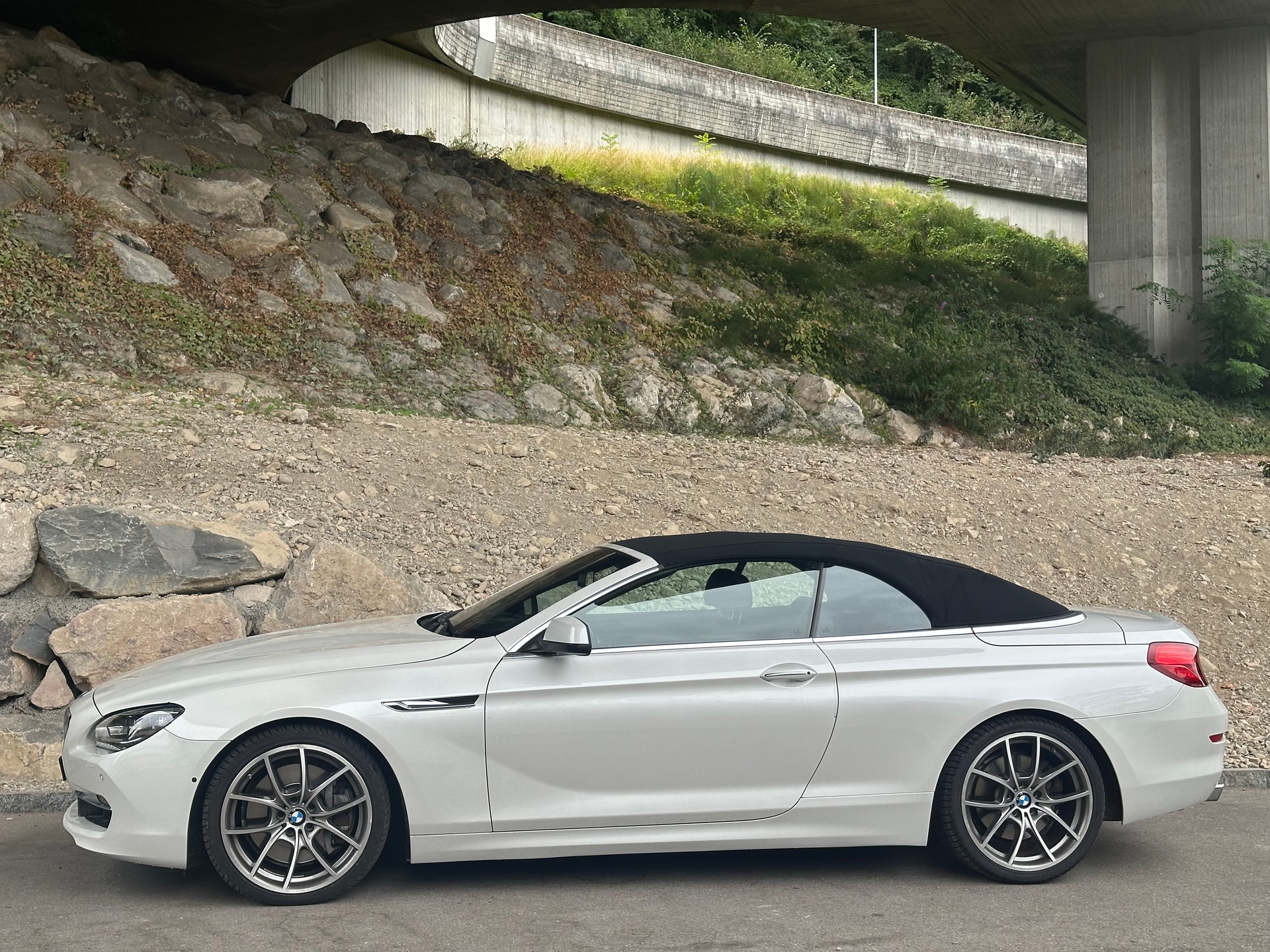 BMW 650i Cabrio xDrive-image-2