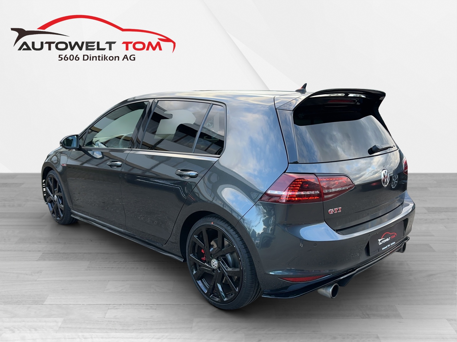 VW Golf 2.0 TSI GTI Clubsport DSG-image-2