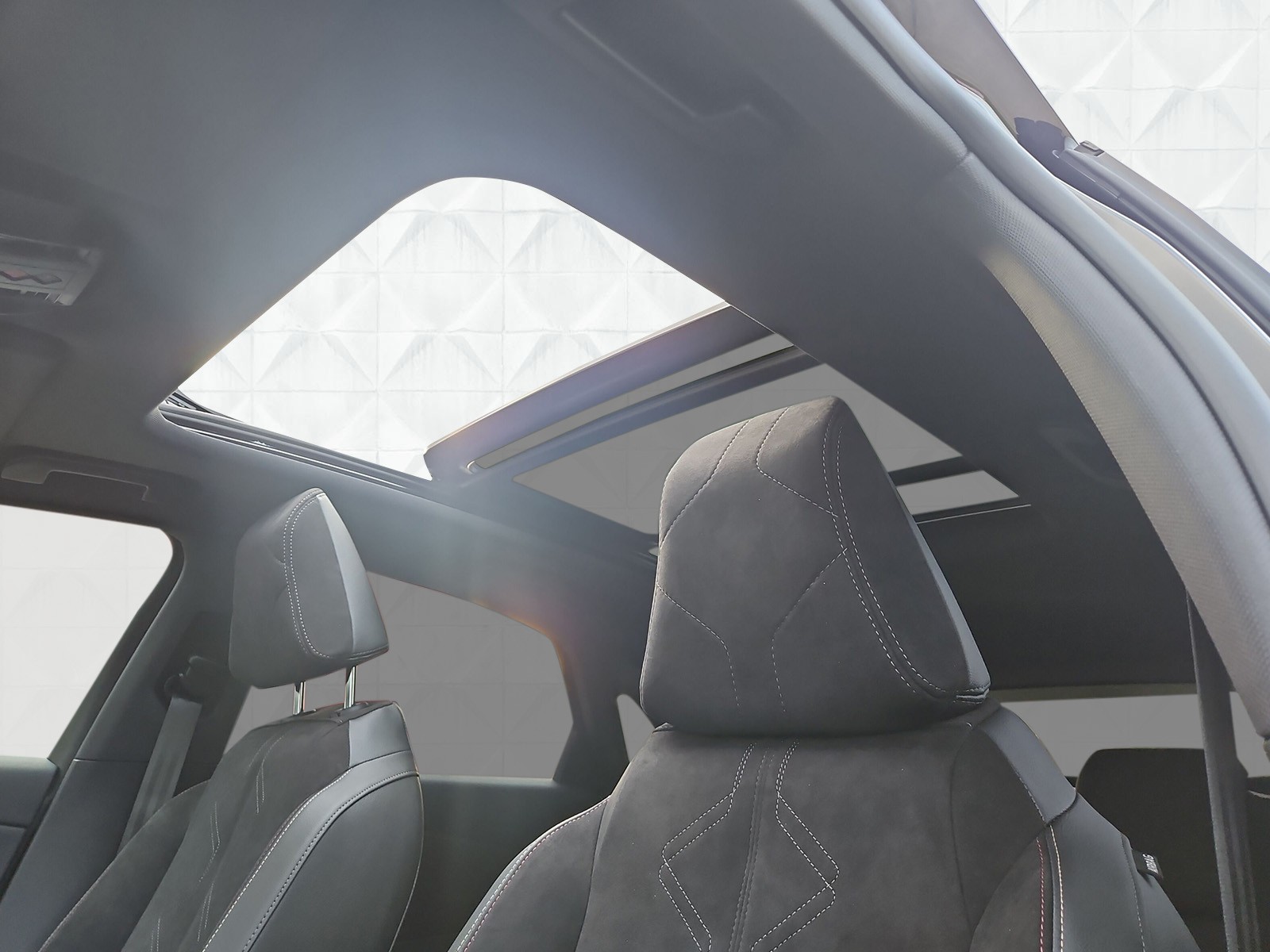 DS AUTOMOBILES DS 7 Crossback E-Tense 225 Ligne Noire-image-11