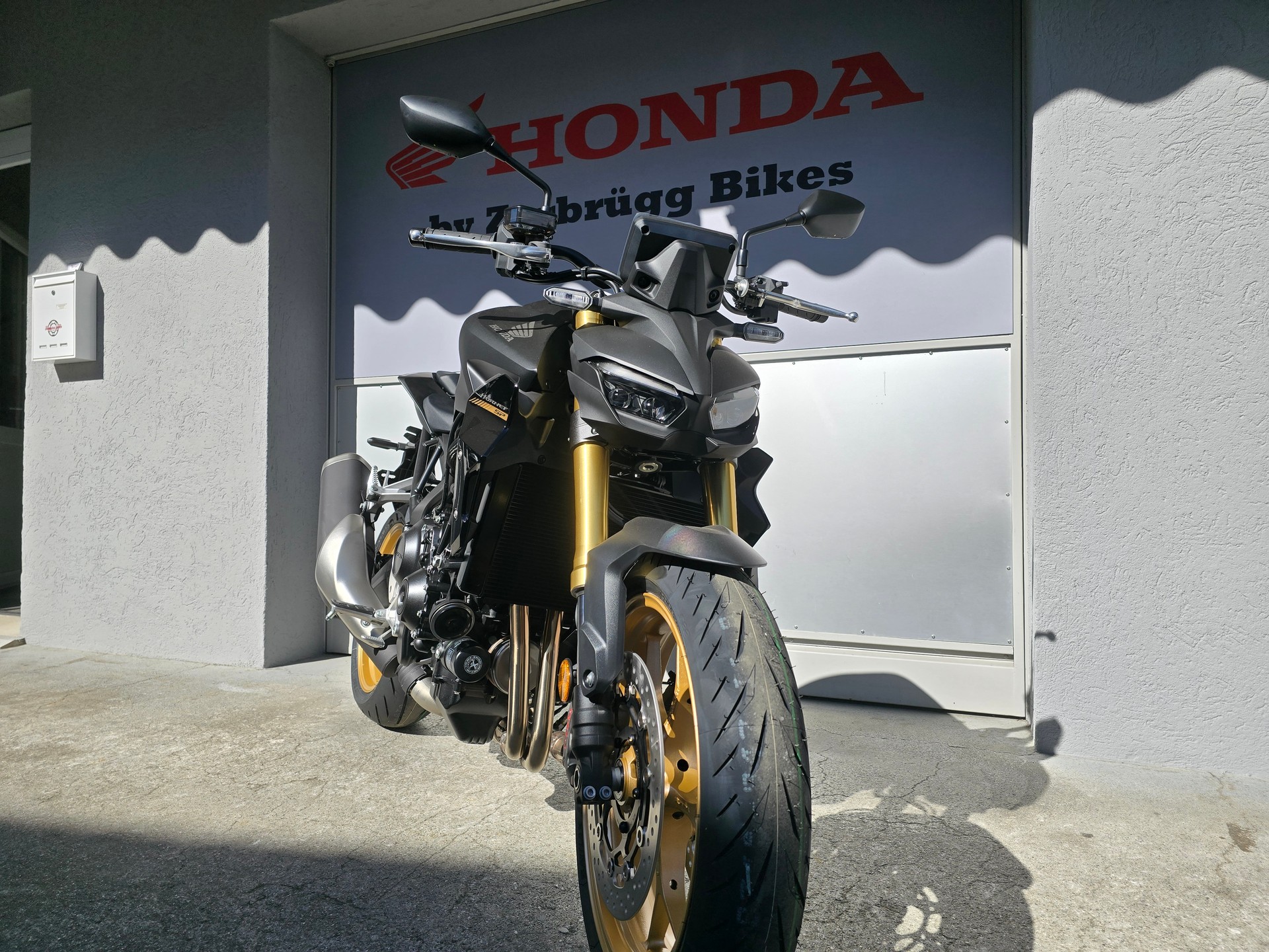 HONDA CB1000SP-showroom-element-2