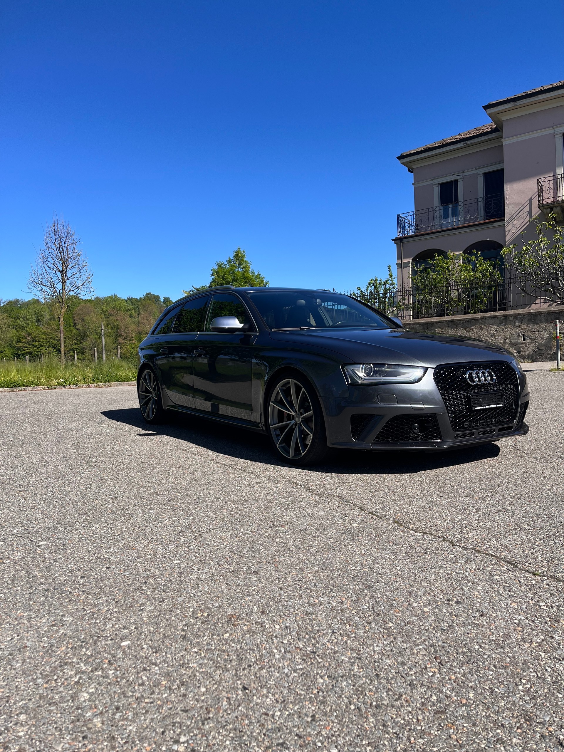 AUDI RS4 Avant 4.2 FSI V8 quattro S-tronic-image-2
