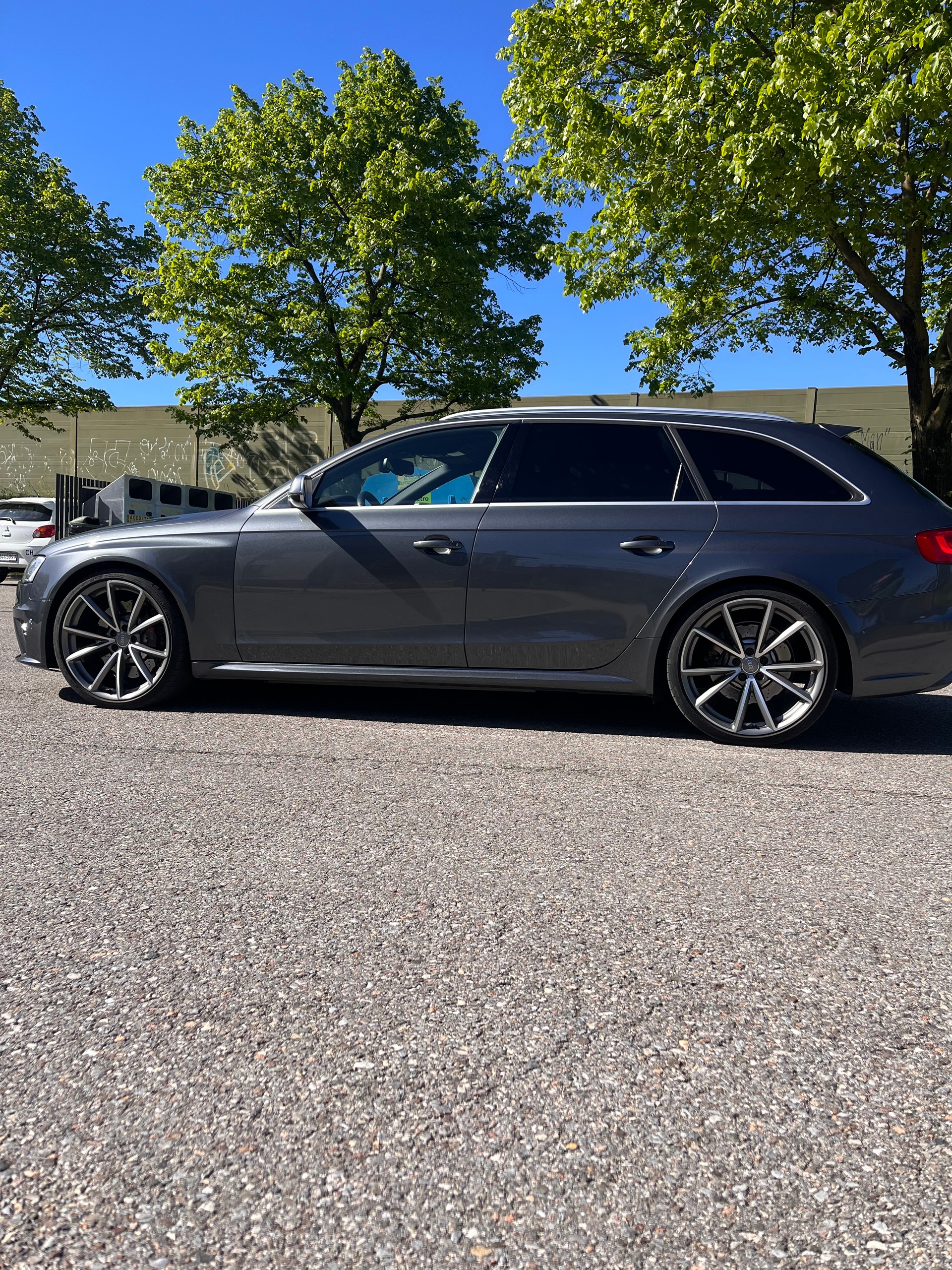 AUDI RS4 Avant 4.2 FSI V8 quattro S-tronic-image-6