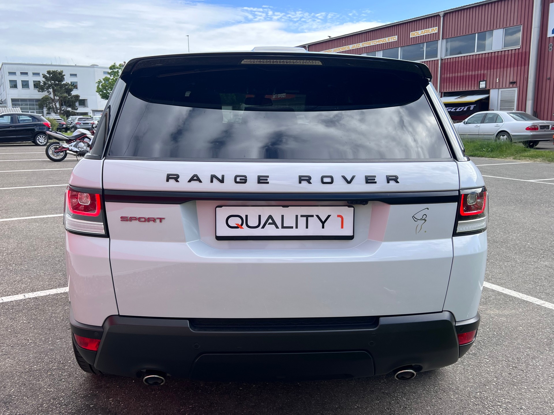 LAND ROVER Range Rover Sport 3.0 SDV6 HSE Dynamic Automatic-image-2