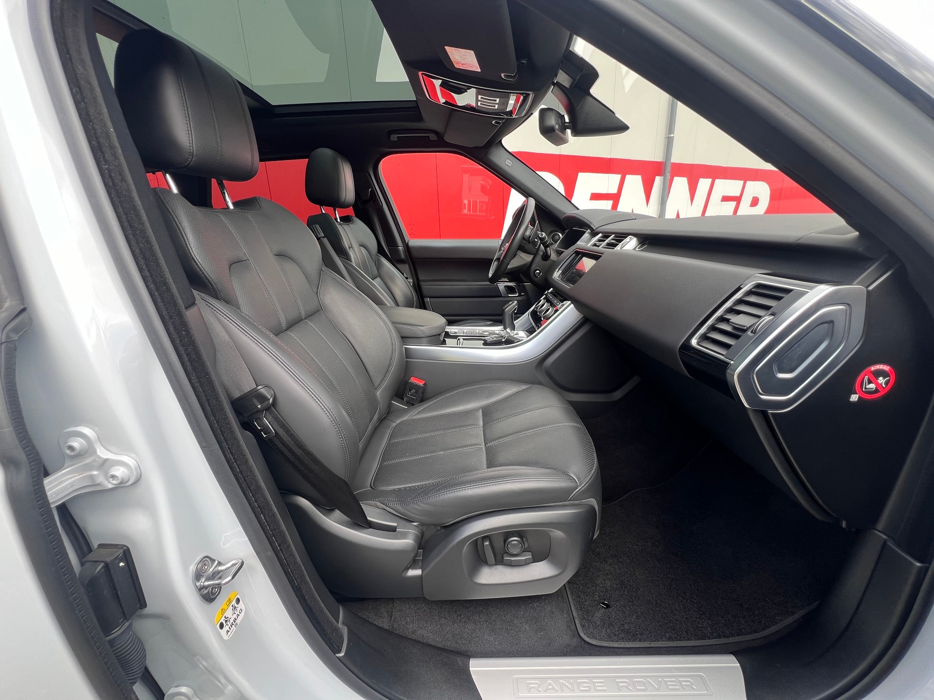 LAND ROVER Range Rover Sport 3.0 SDV6 HSE Dynamic Automatic-image-6