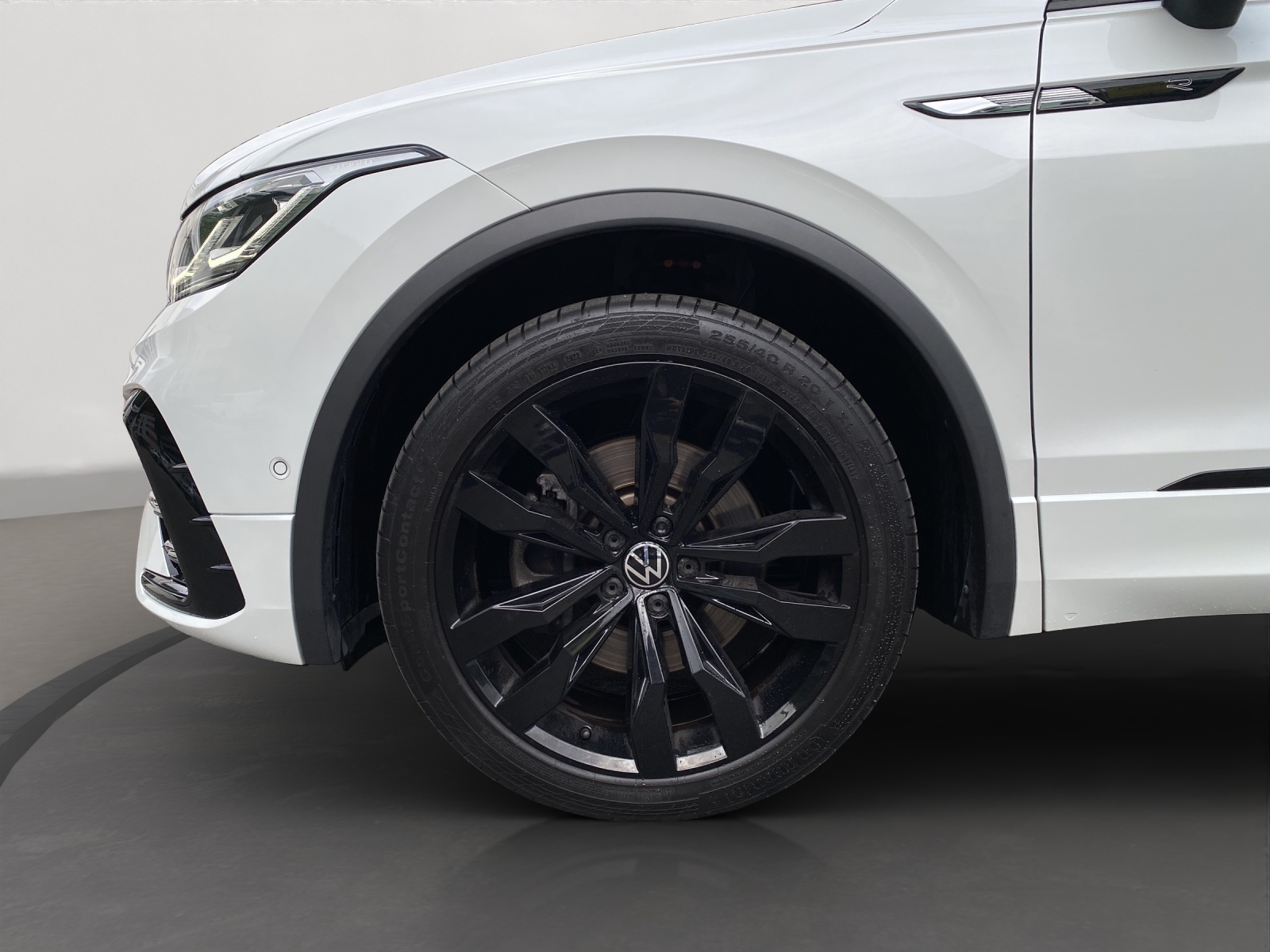 VW Tiguan 2.0 TDI SCR R-Line 4Motion DSG-image-12