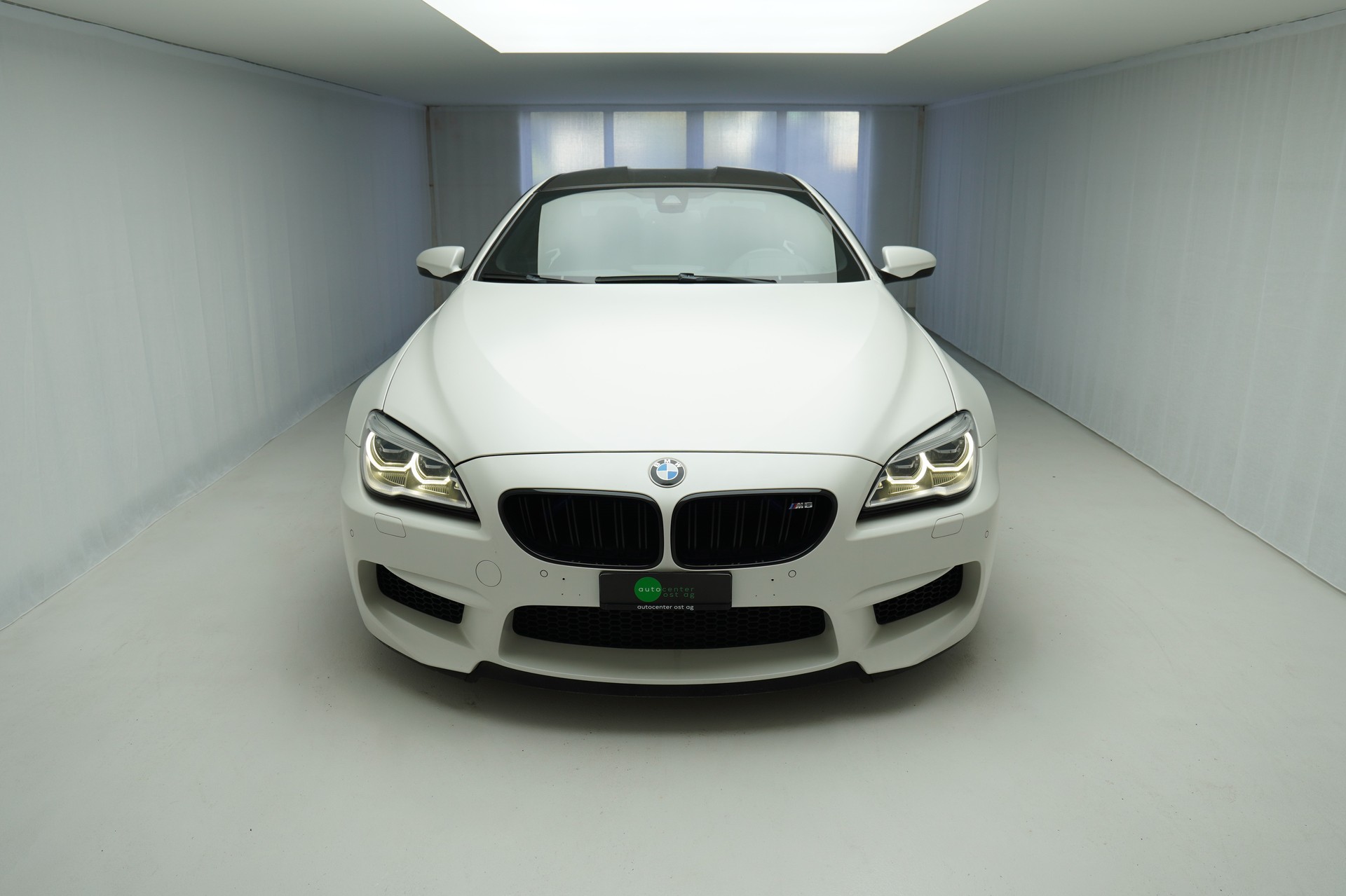 BMW M6 Coupé Drivelogic Frozen Withe-image-2