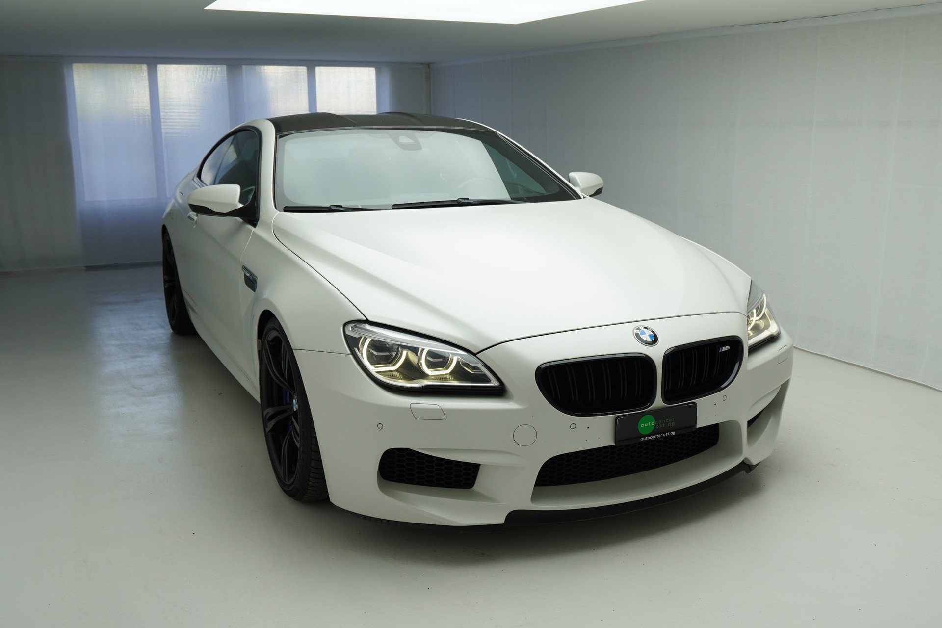 BMW M6 Coupé Drivelogic Frozen Withe-image-0