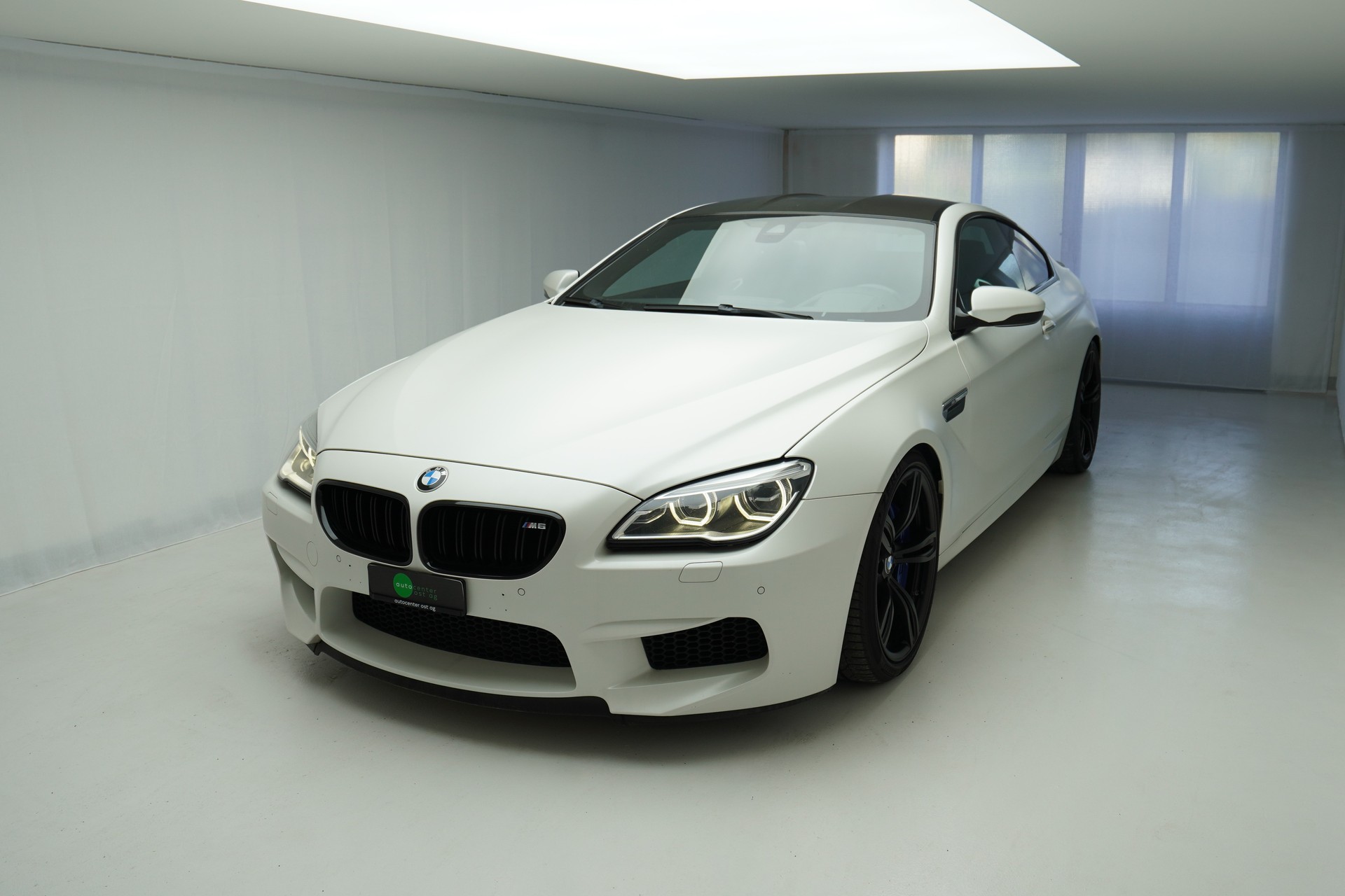 BMW M6 Coupé Drivelogic Frozen Withe-image-1