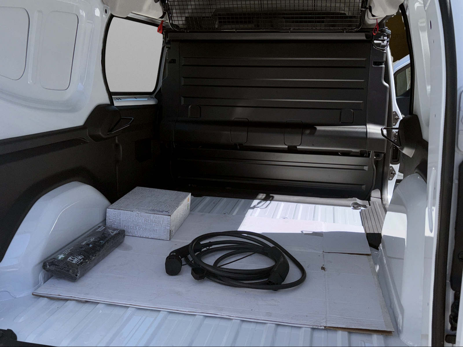 RENAULT Kangoo Van EV45 Standard L2 22kW Advance-image-7