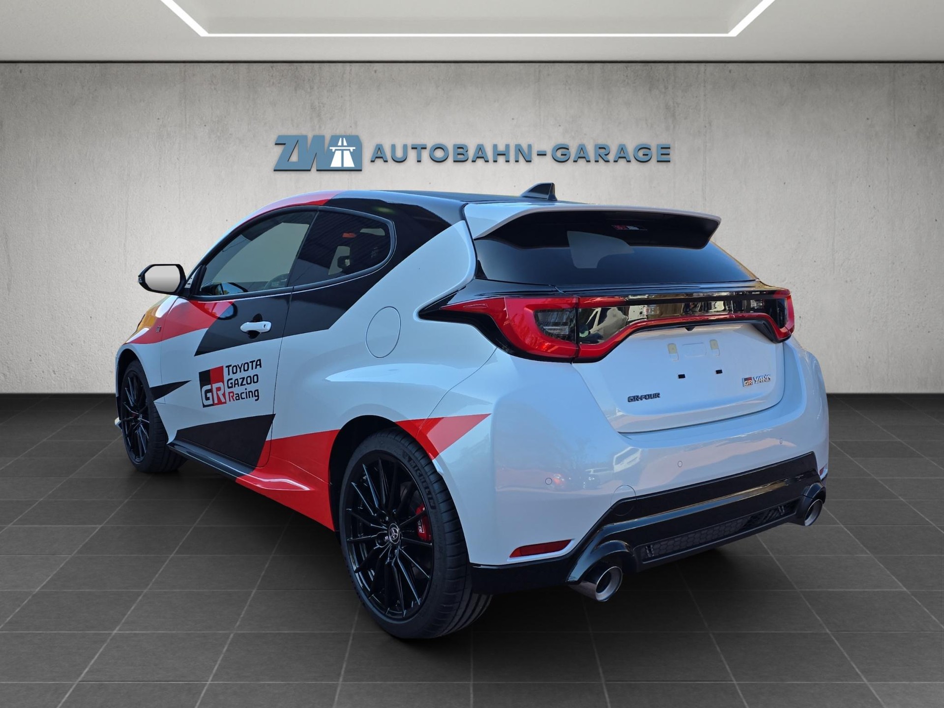 TOYOTA GR Yaris 1.6 Turbo Sport 4x4-image-2
