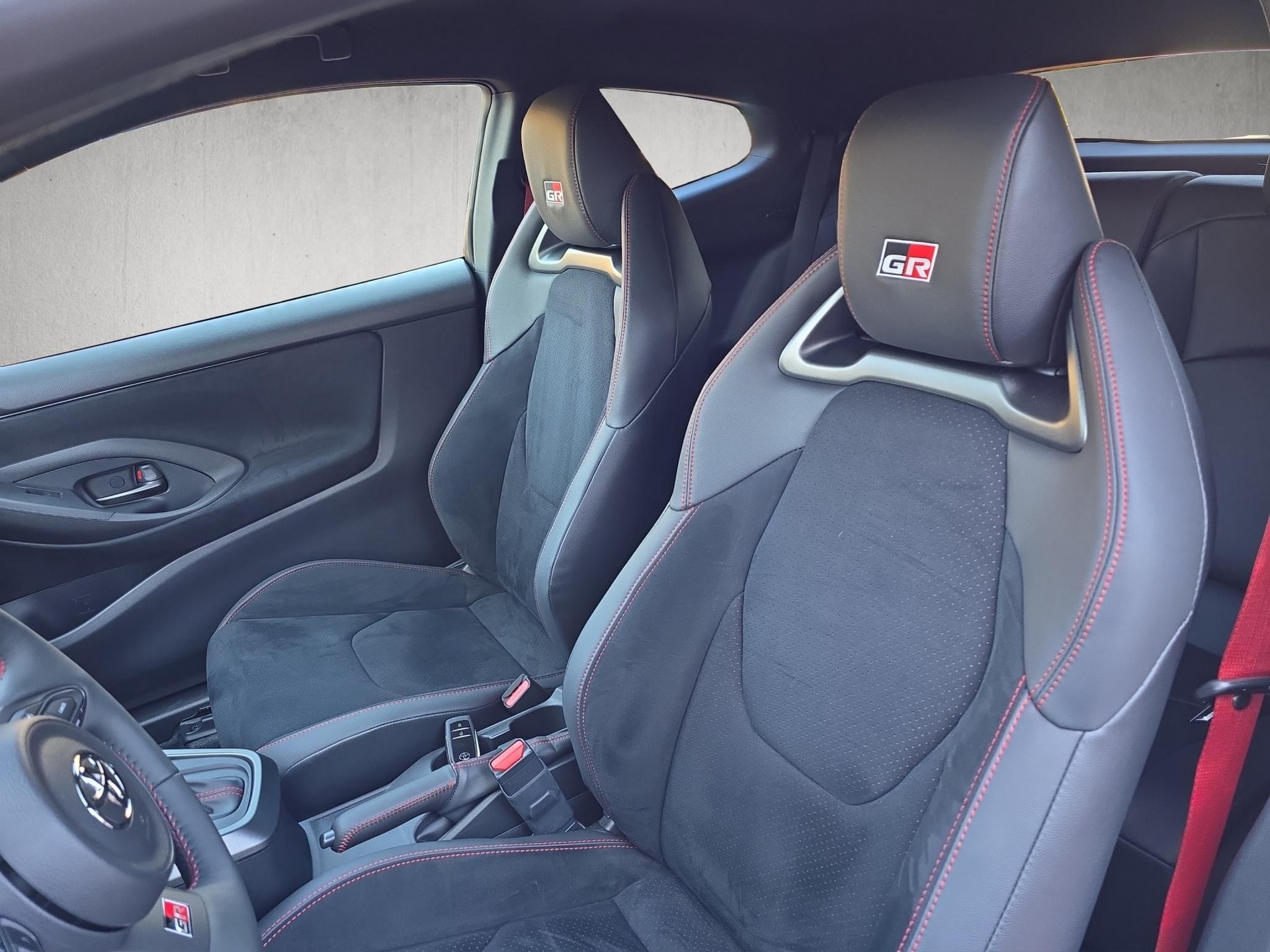 TOYOTA GR Yaris 1.6 Turbo Sport 4x4-image-9