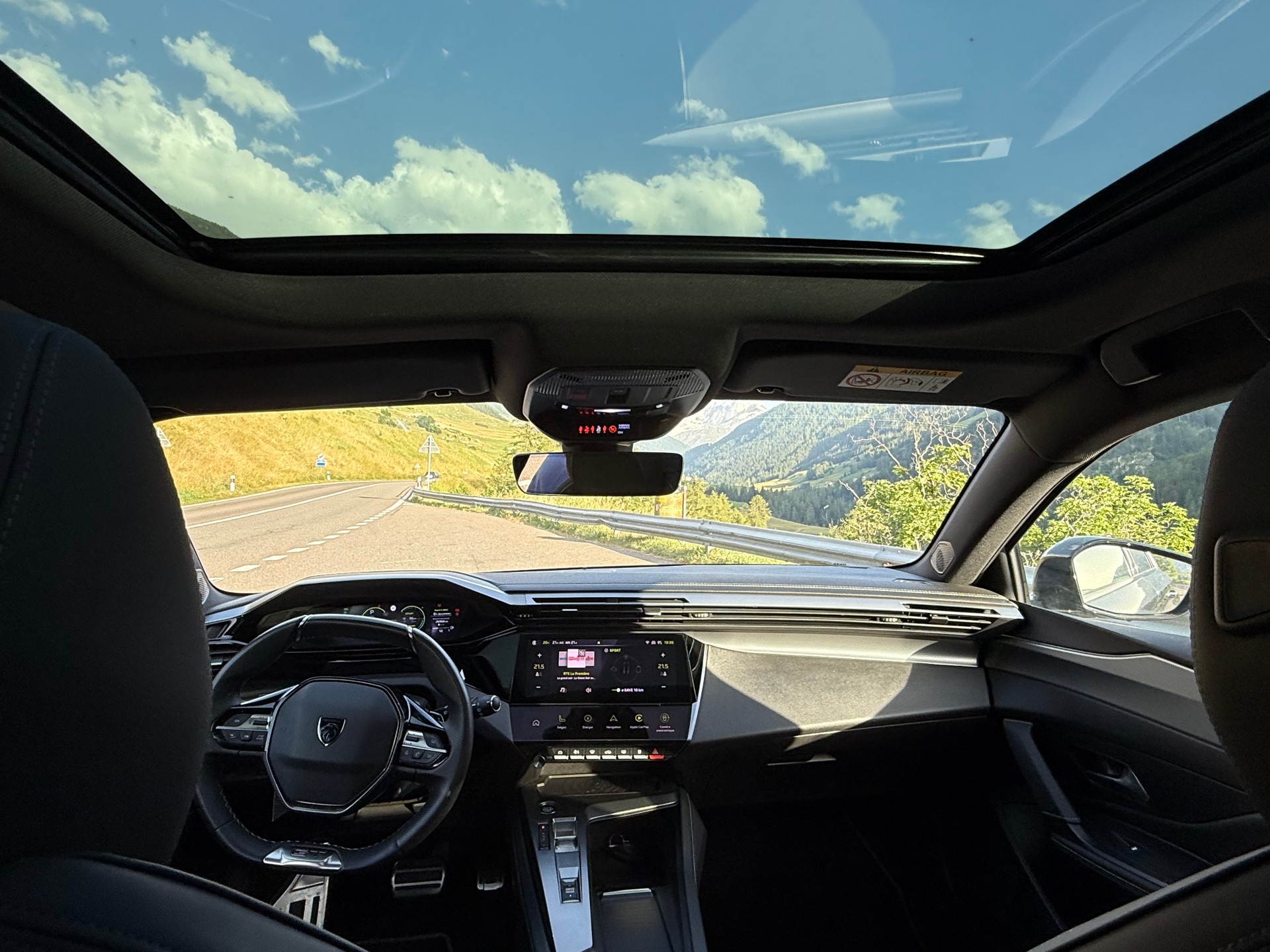 PEUGEOT 308 1.6 PHEV 225 GT-image-4