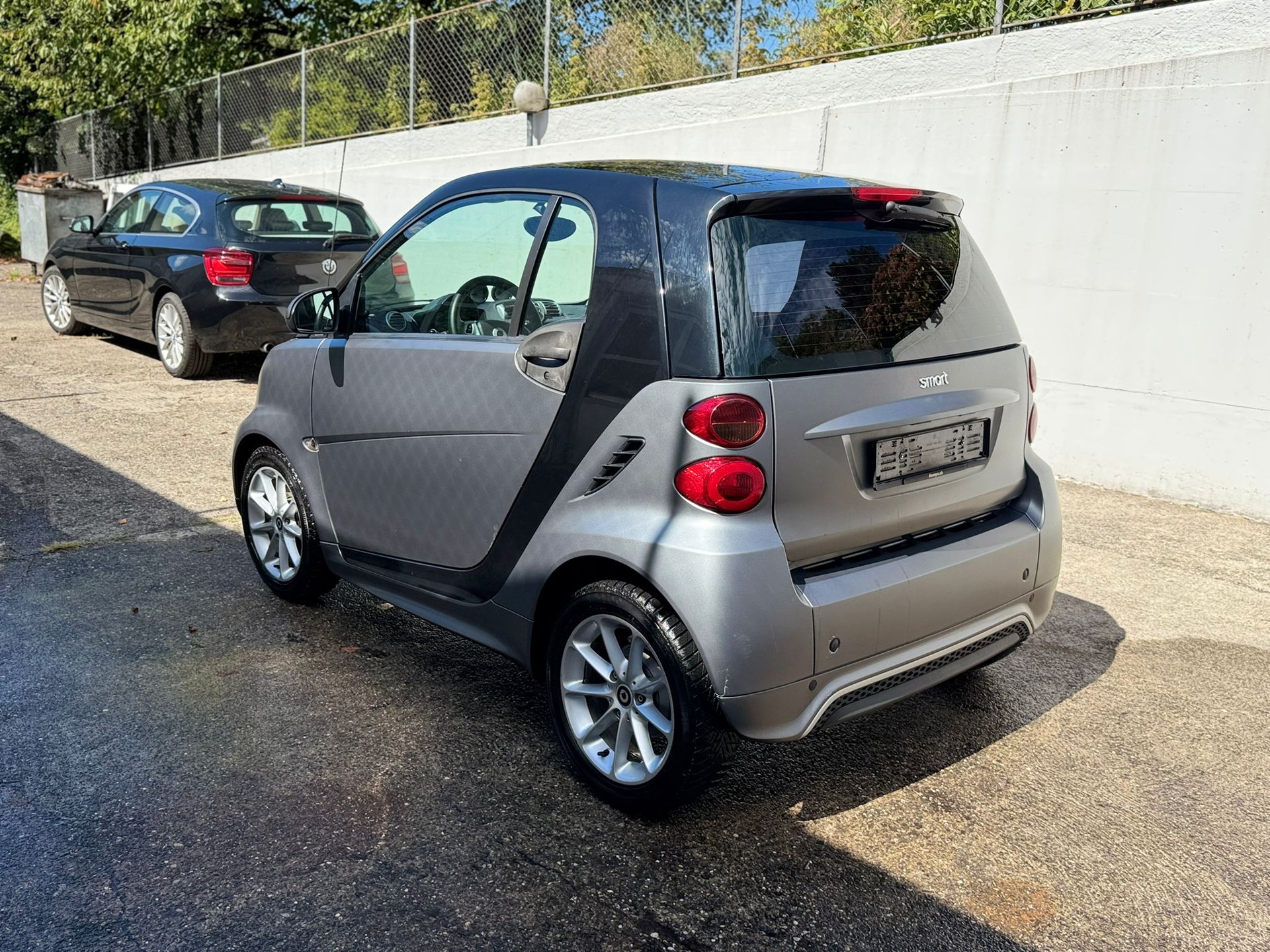 SMART fortwo pearlgrey softouch-image-1