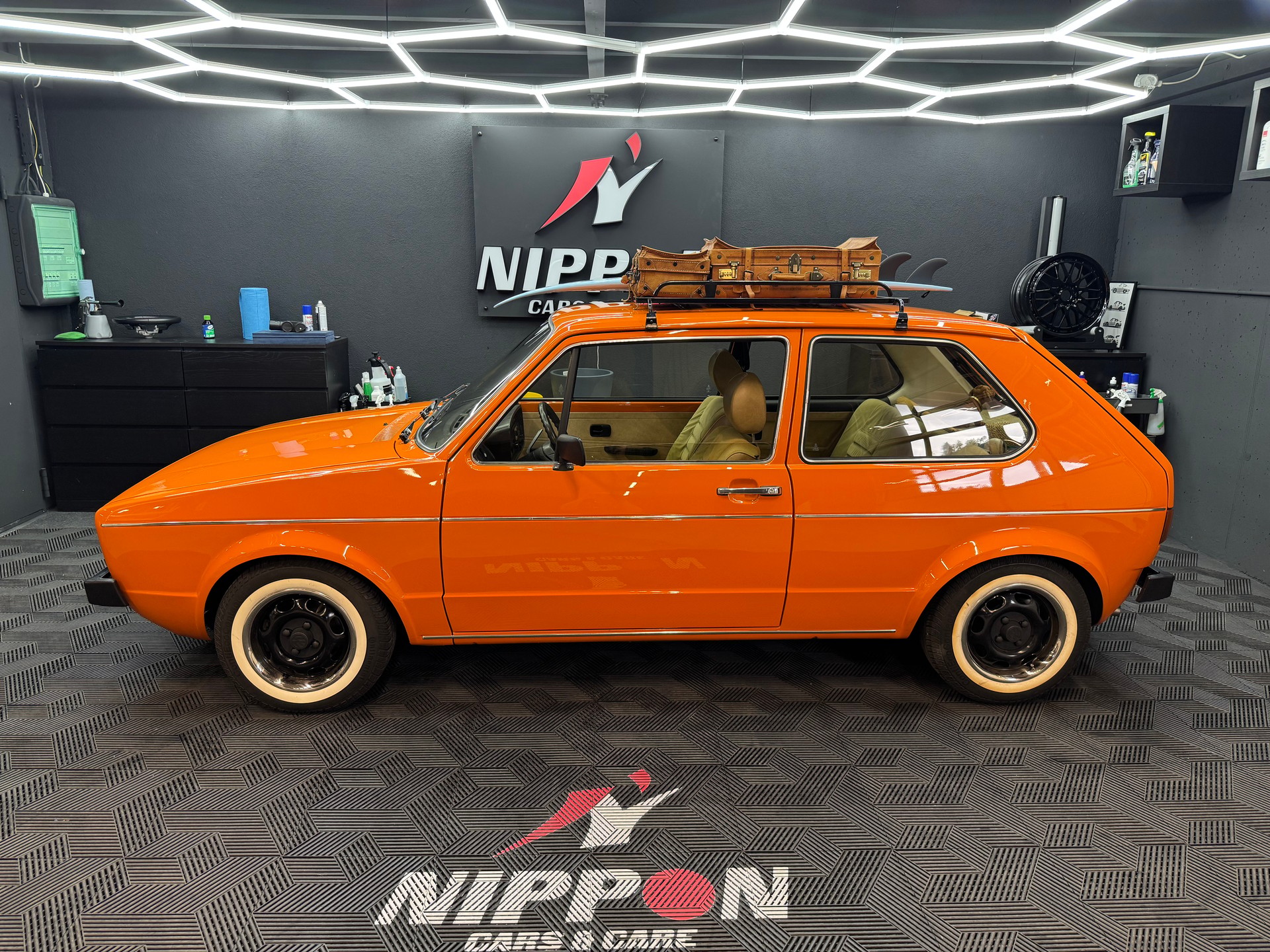 VW 1 GLS-showroom-element-3