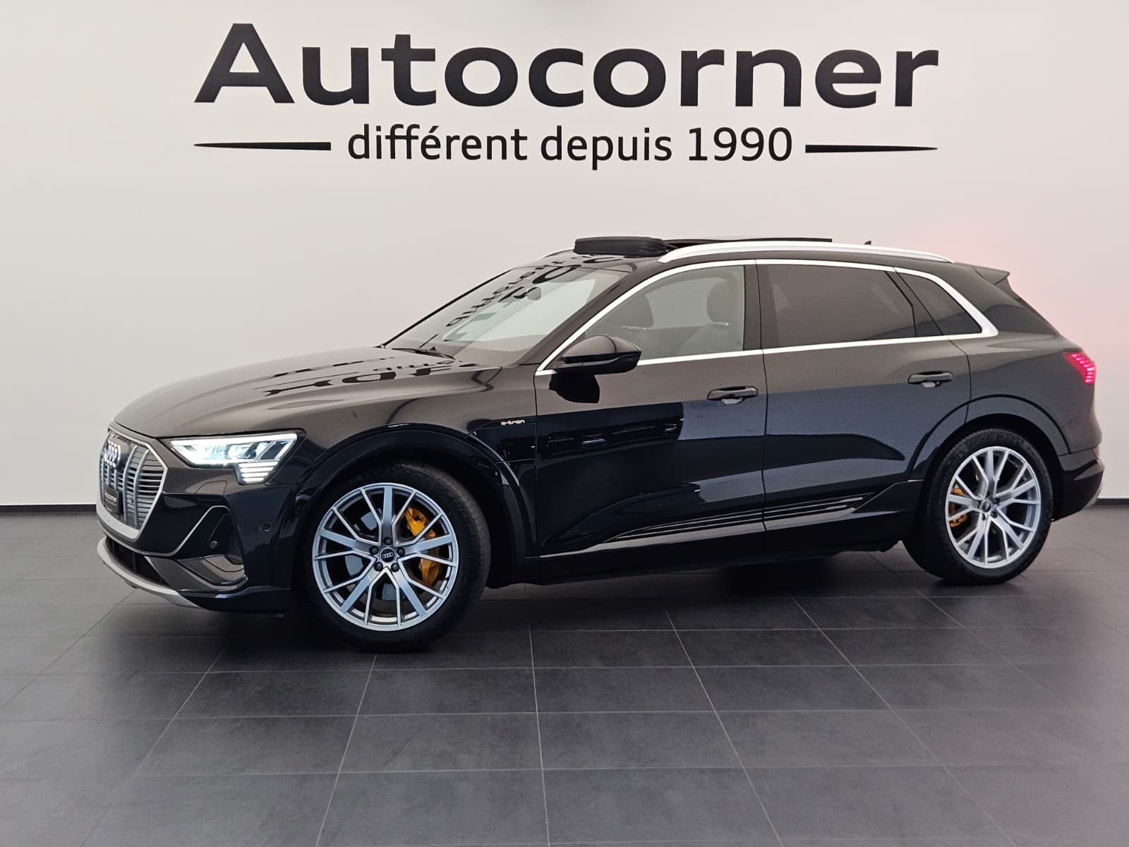 AUDI e-tron 55 S Line quattro-image-0