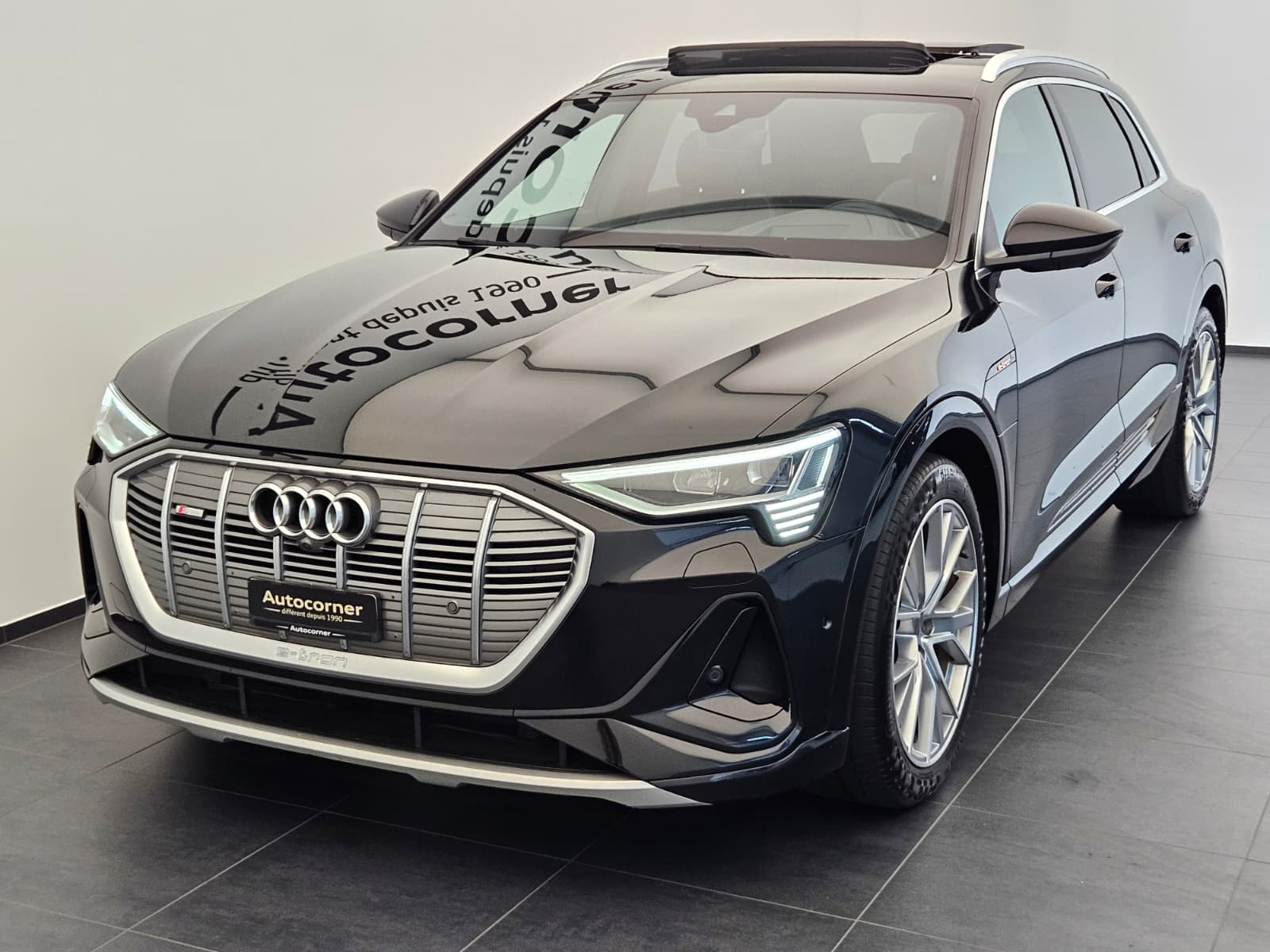 AUDI e-tron 55 S Line quattro-image-3