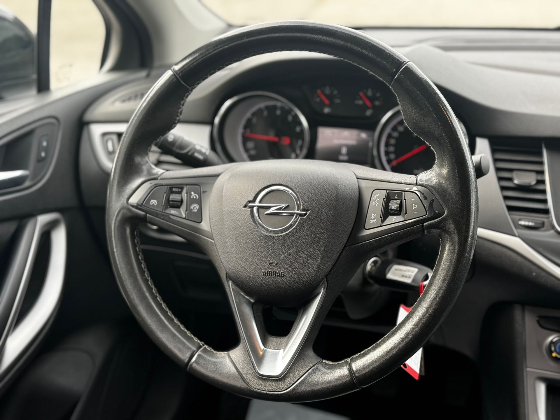 OPEL Astra 1.2i Turbo Edition-image-13
