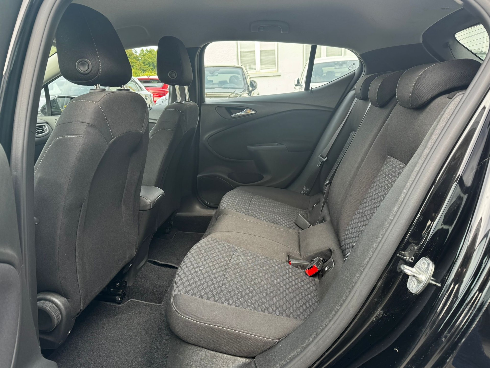 OPEL Astra 1.2i Turbo Edition-image-8
