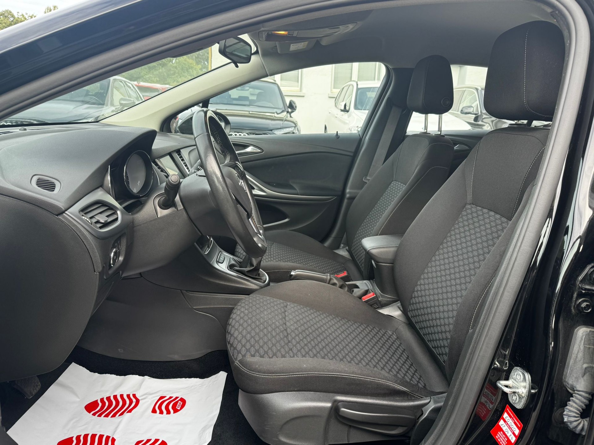 OPEL Astra 1.2i Turbo Edition-image-7