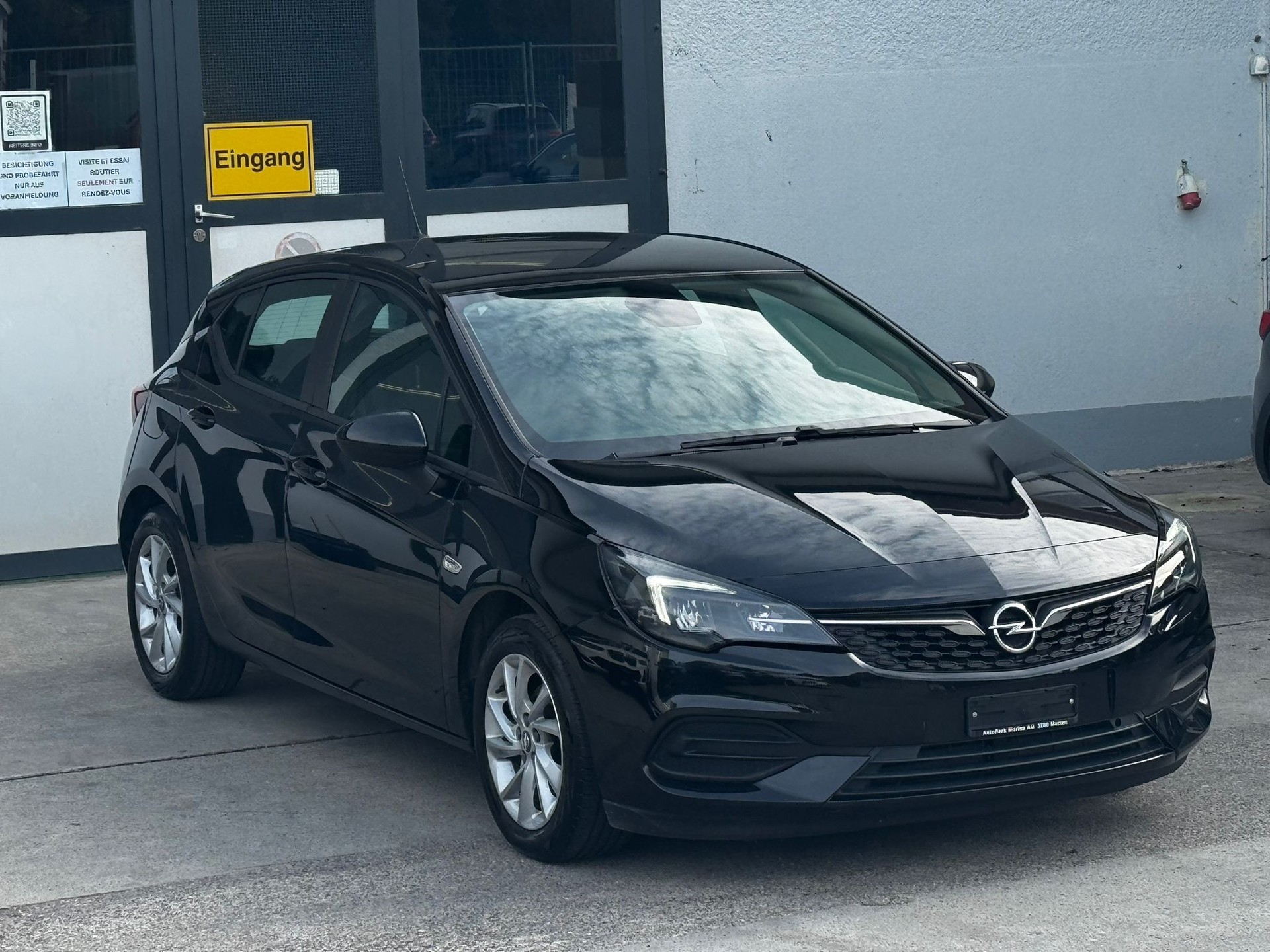 OPEL Astra 1.2i Turbo Edition-image-3