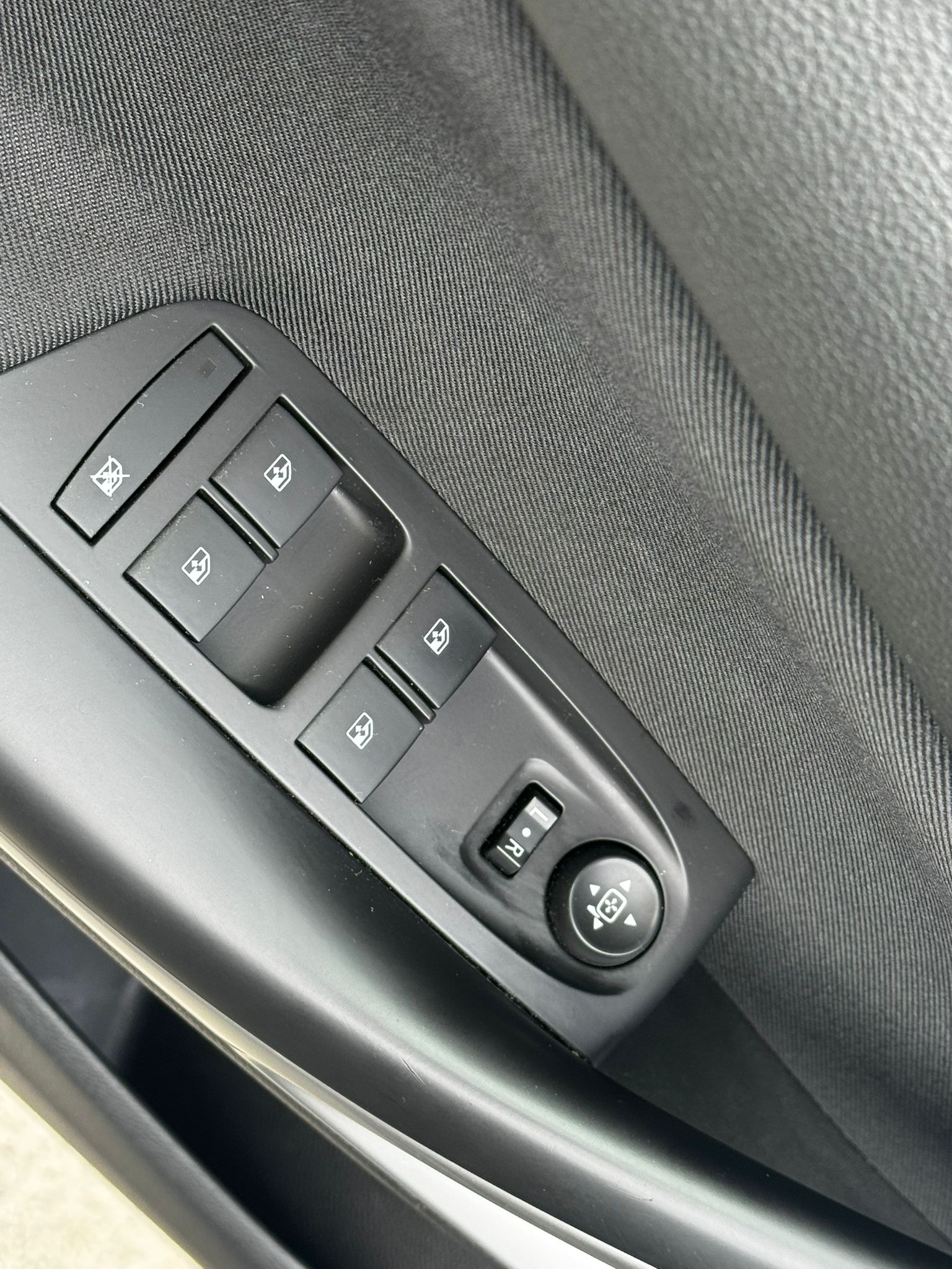 OPEL Astra 1.2i Turbo Edition-image-16