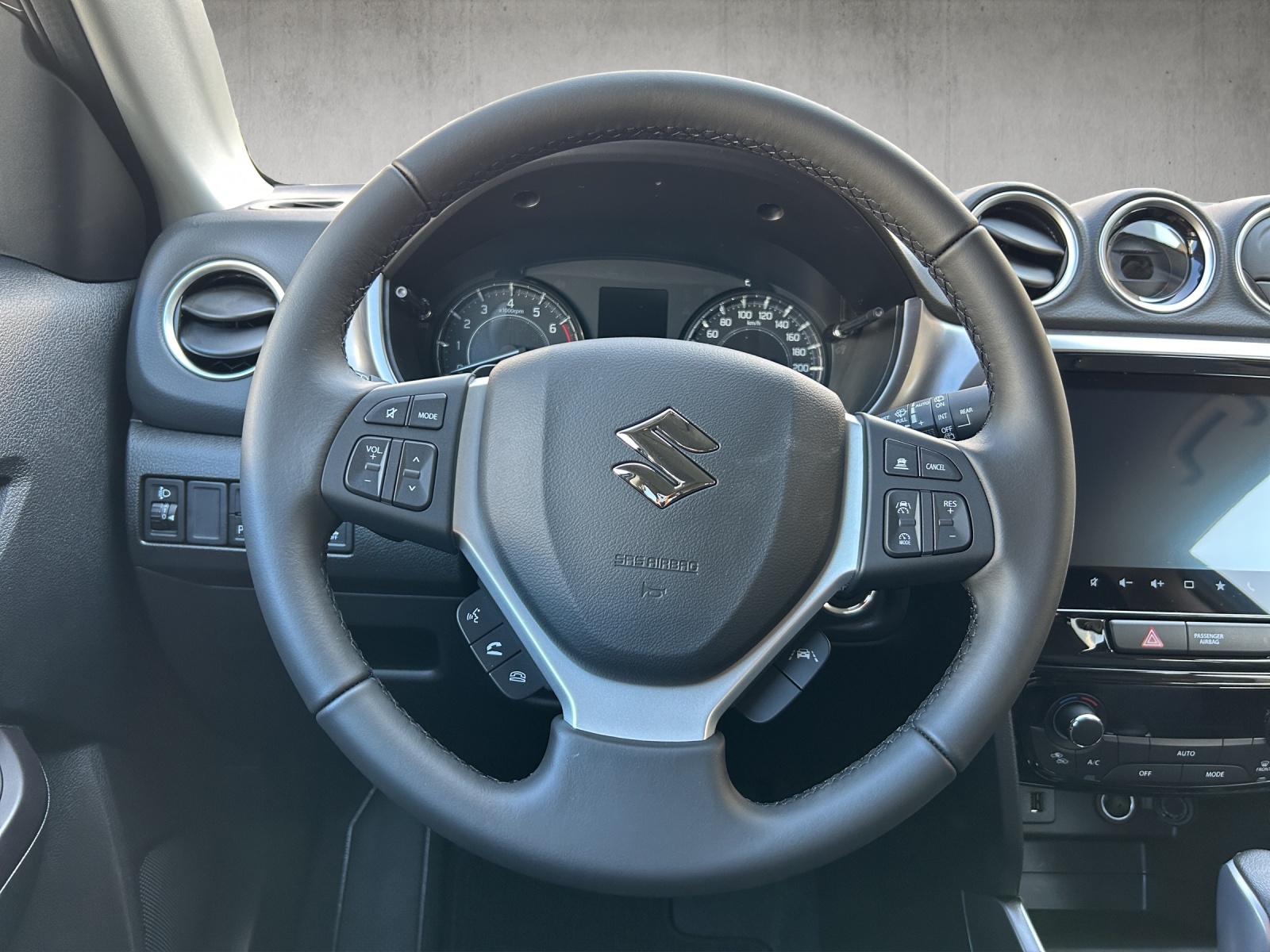 SUZUKI Vitara 1.4 T Compact+ Hybrid 4x4-image-14
