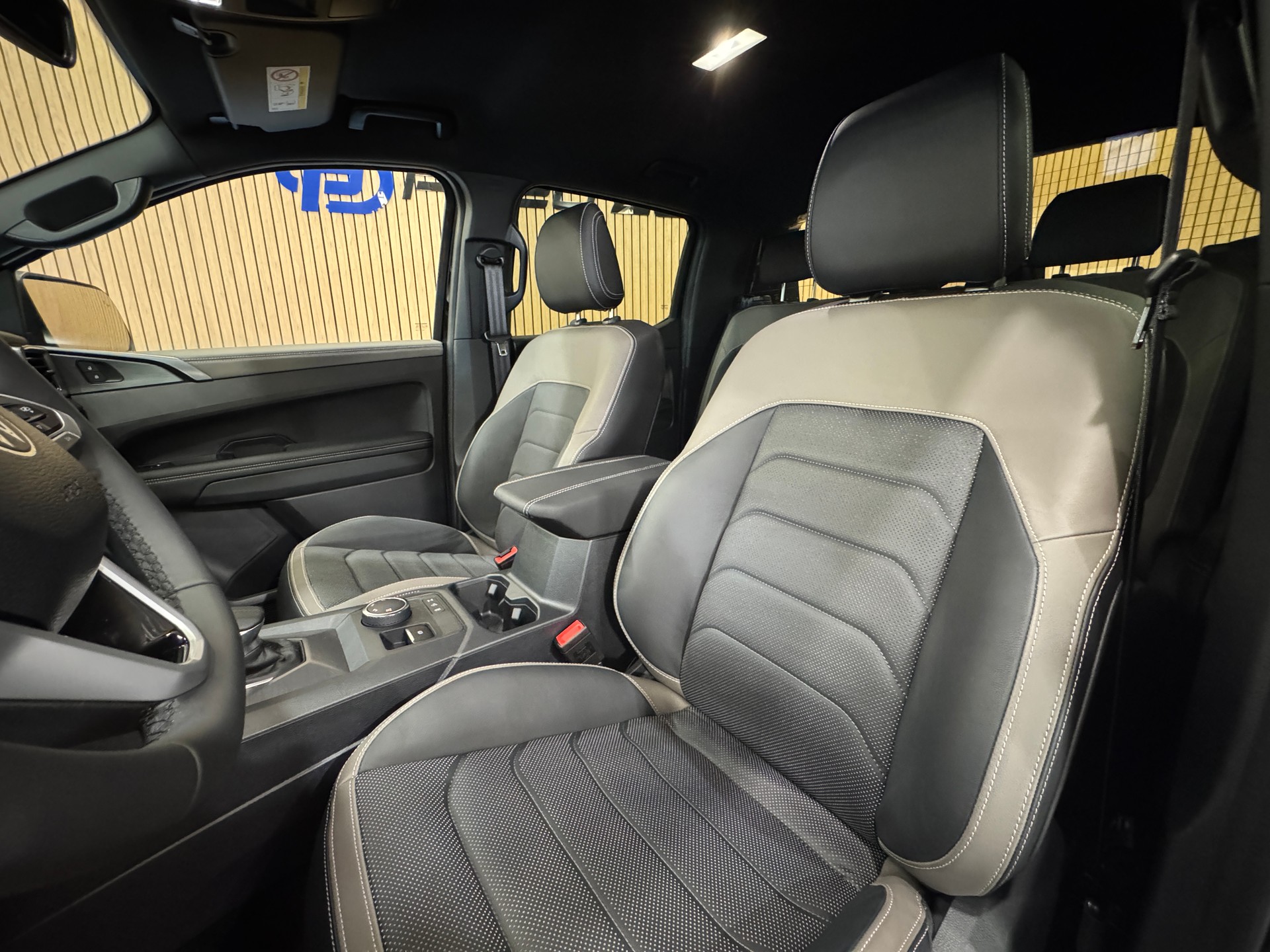 VW Amarok 3.0TDI Aventura Winter 2-image-20