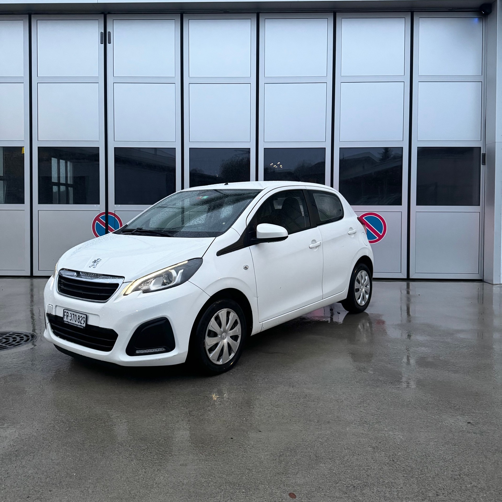 PEUGEOT 108-showroom-element-2