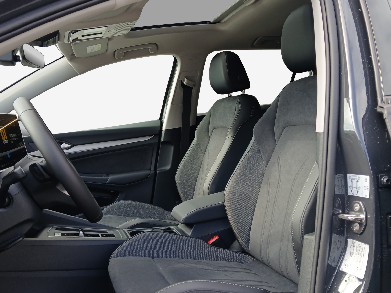 VW Golf 1.5 e TSI mHEV United DSG-image-7
