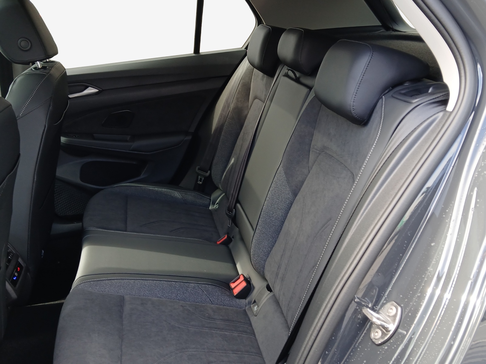 VW Golf 1.5 e TSI mHEV United DSG-image-11