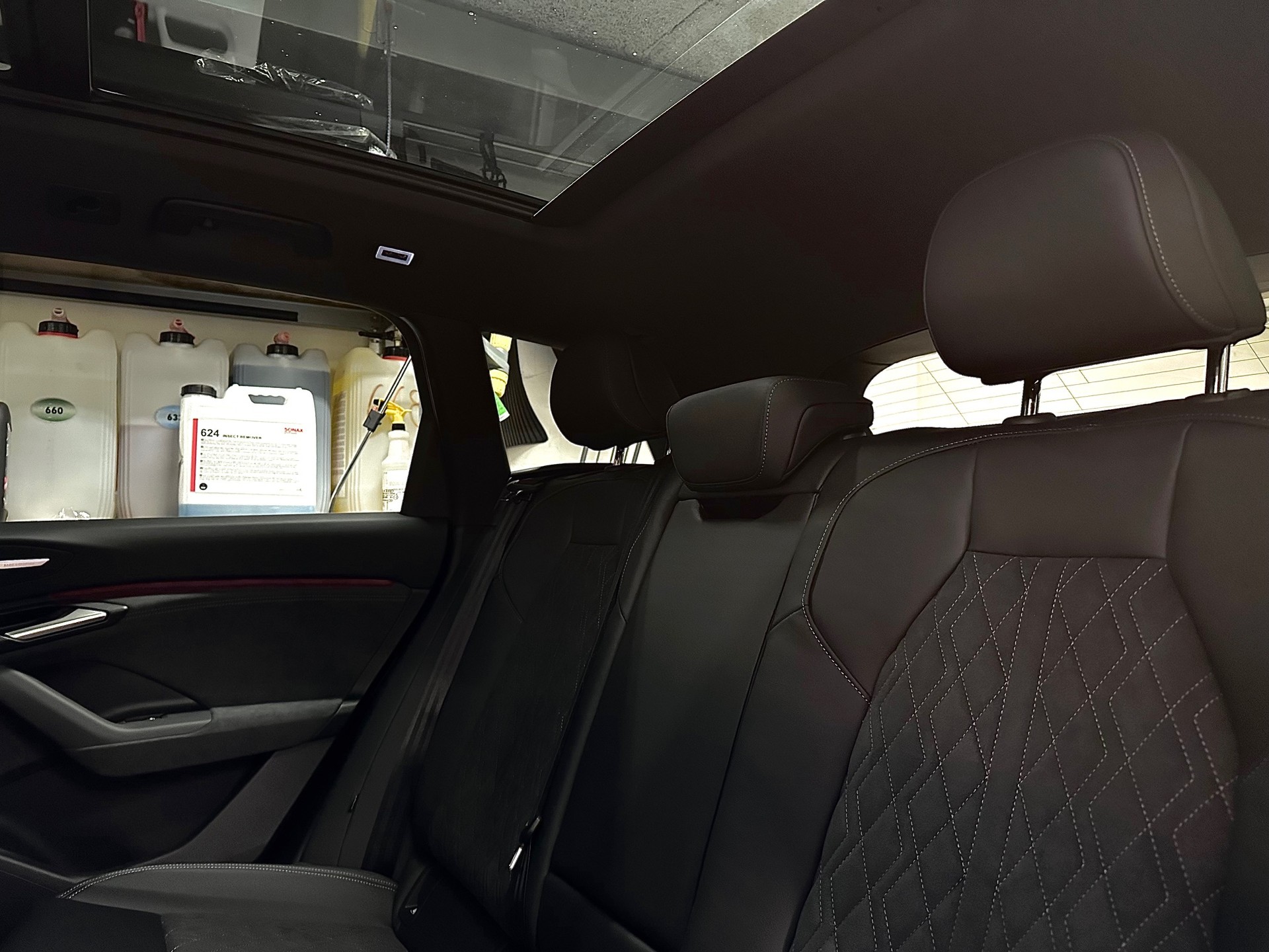 AUDI Q6 e-tron quattro-image-10