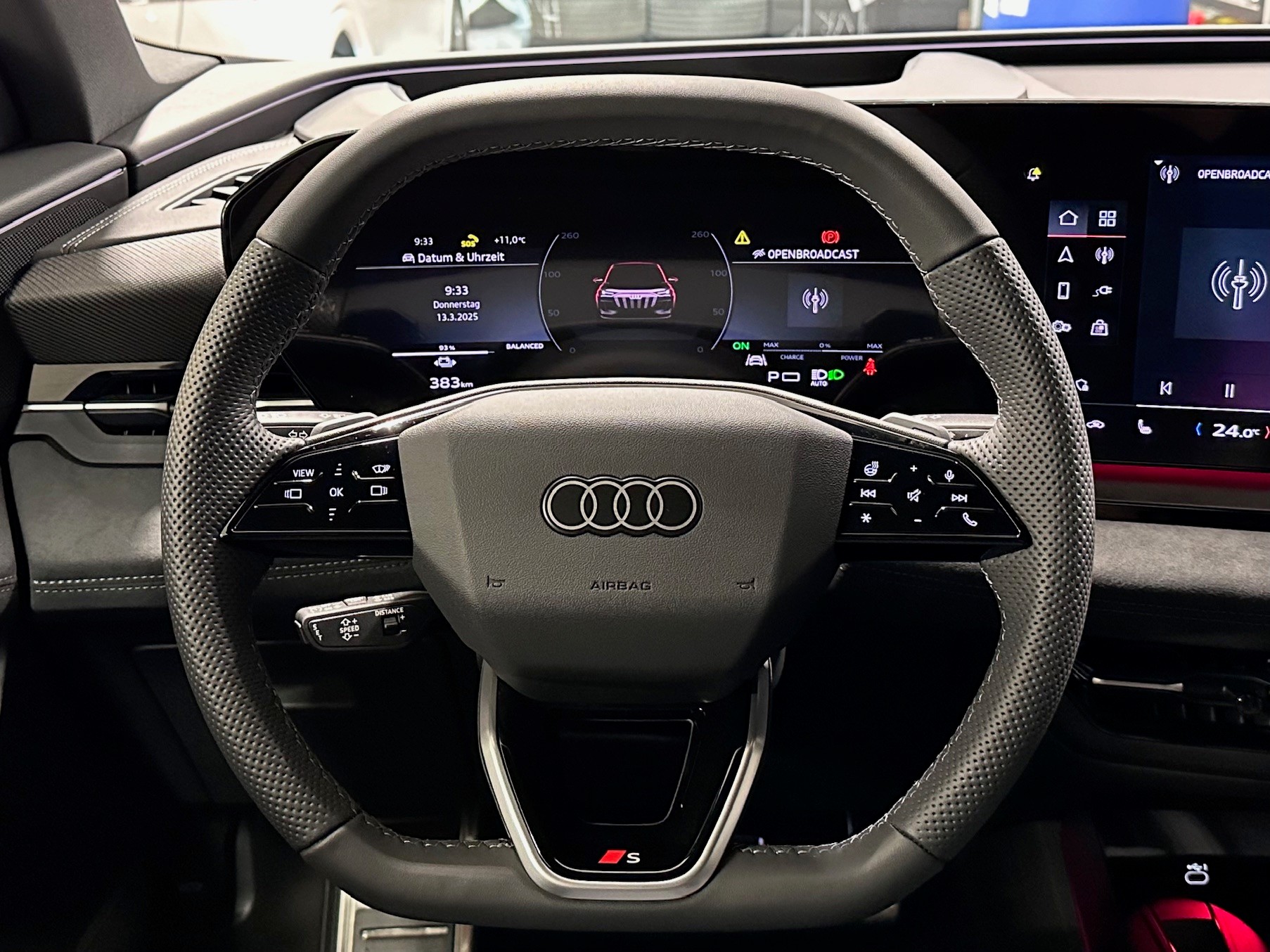 AUDI Q6 e-tron quattro-image-5