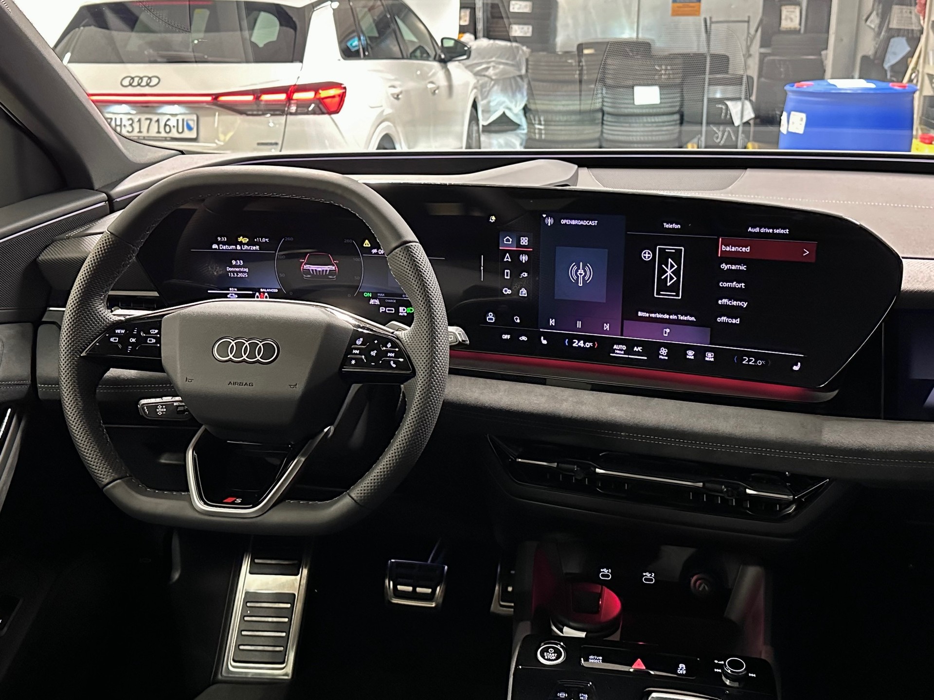 AUDI Q6 e-tron quattro-image-4