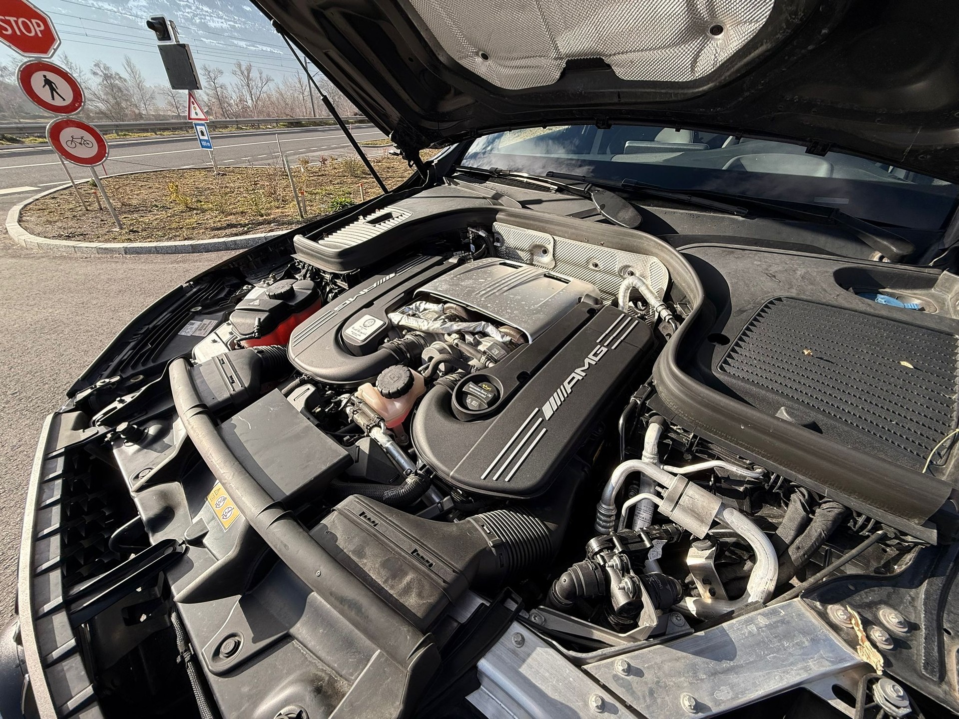 MERCEDES-BENZ GLC 63 S AMG 4Matic 9G-Tronic-image-14