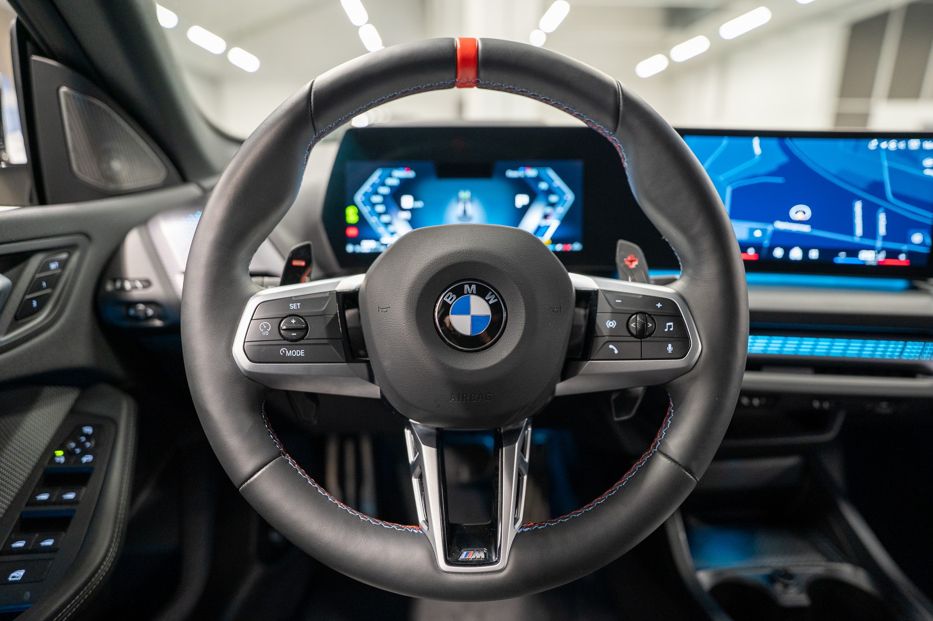 BMW M235i xDrive Gran Coupé / 360° Kamera / el.Sitze / HeadUp-image-18