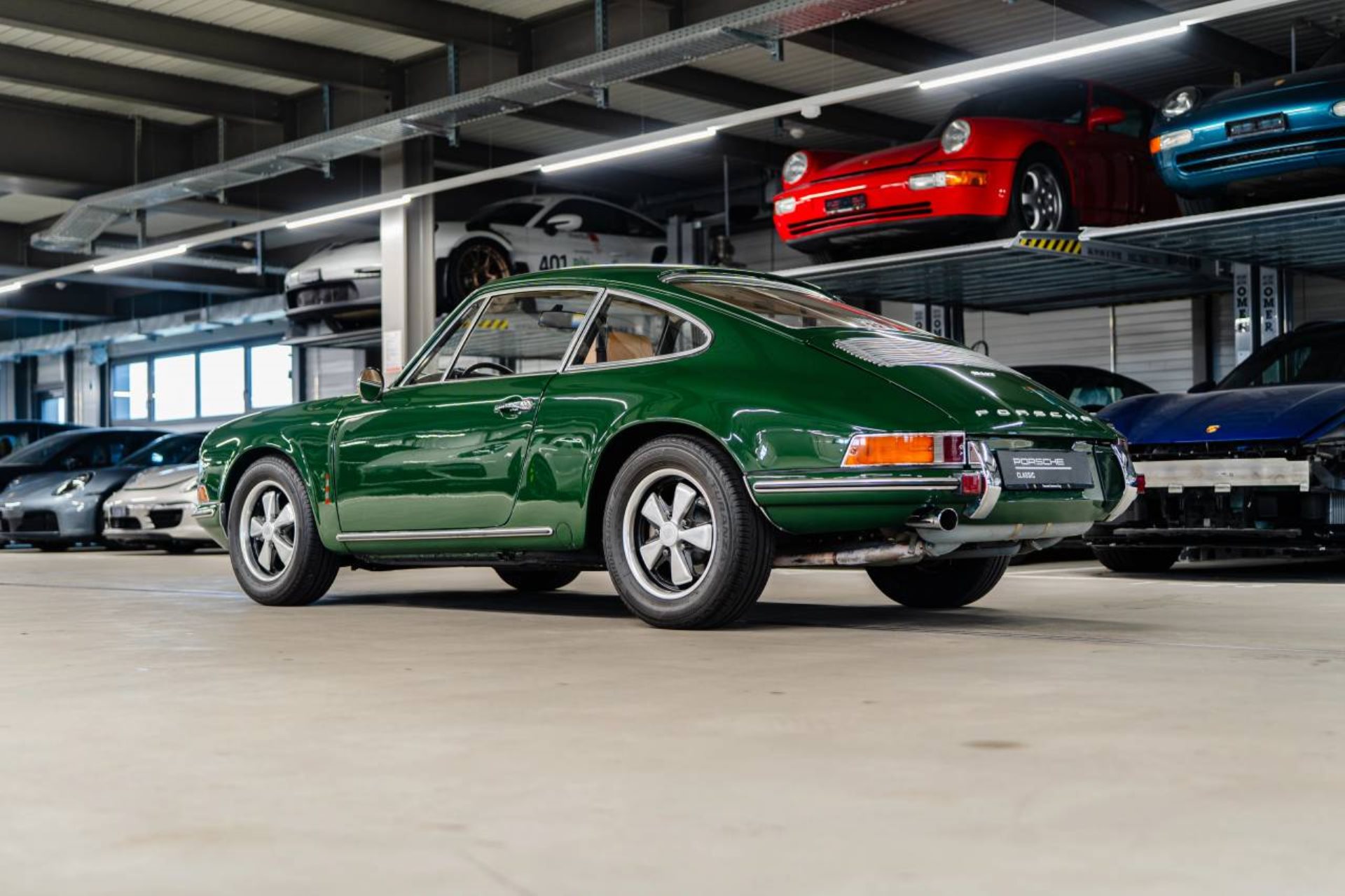 PORSCHE 911 T 2.2 Coupé-showroom-element-2