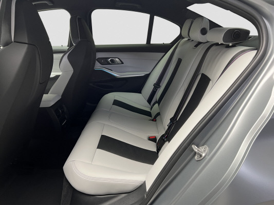 BMW M3 Competition M xDrive-image-9