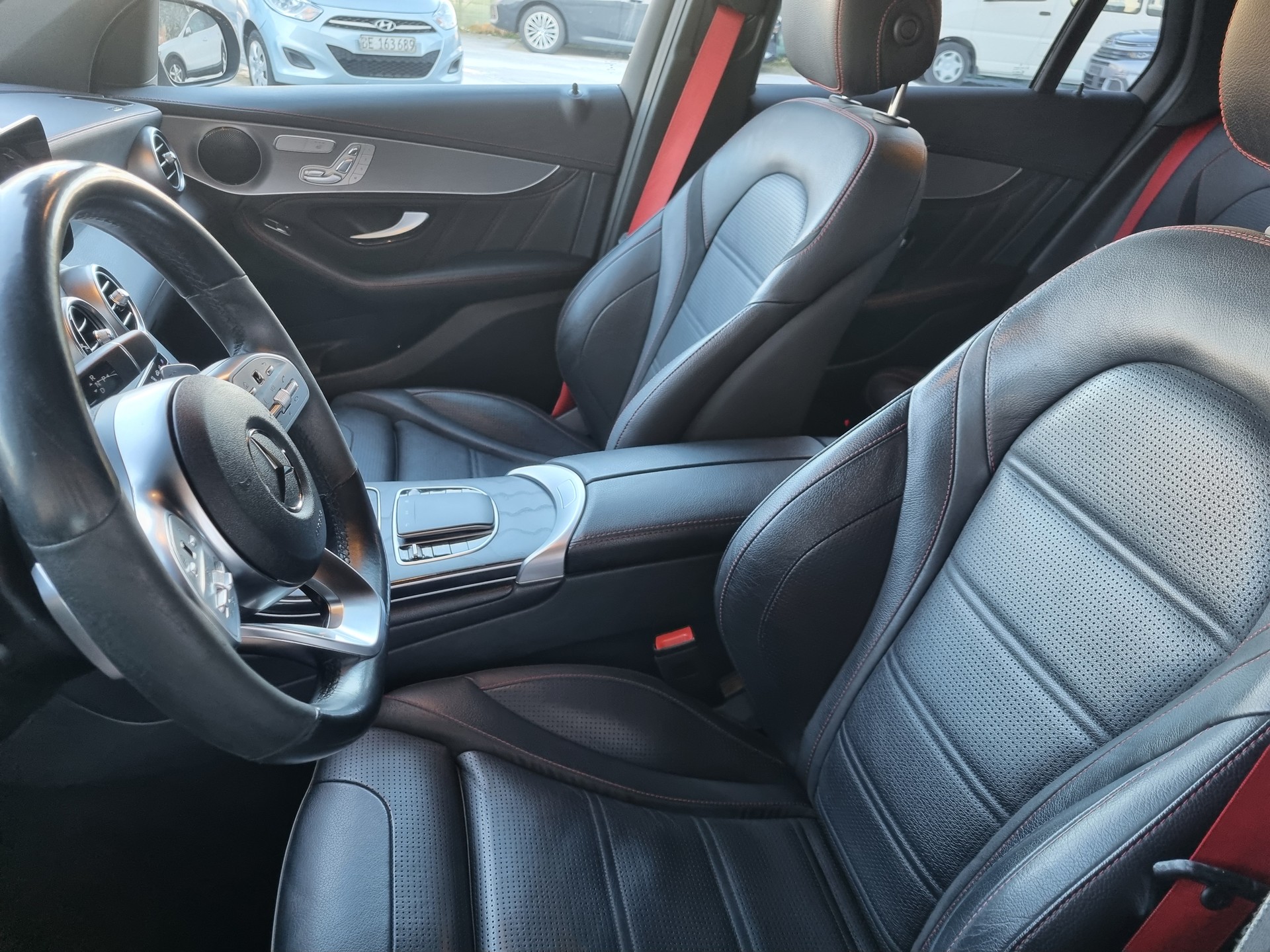 MERCEDES-BENZ GLC 300 de AMG Line 4Matic 9G-Tronic-image-6