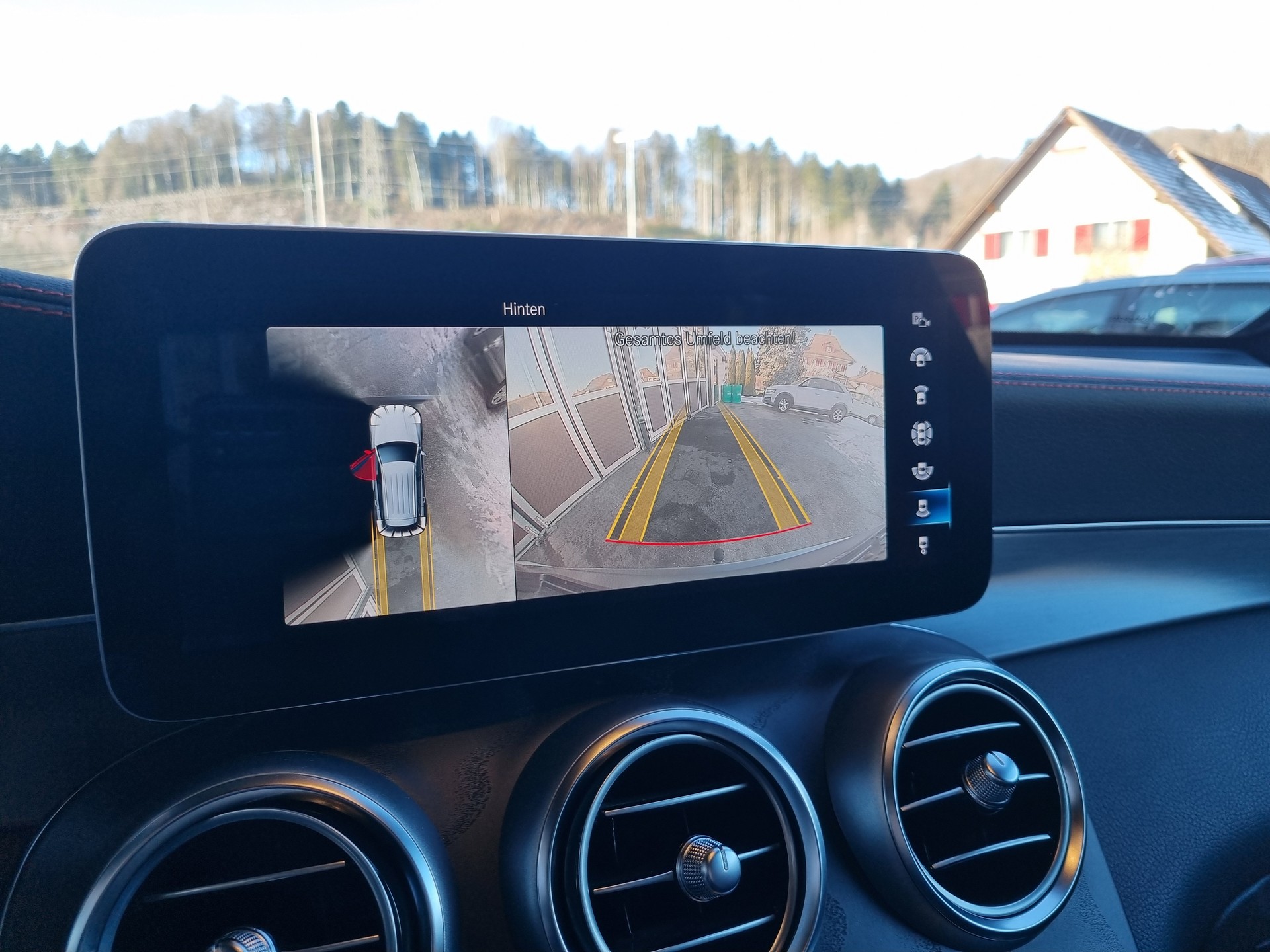 MERCEDES-BENZ GLC 300 de AMG Line 4Matic 9G-Tronic-image-14