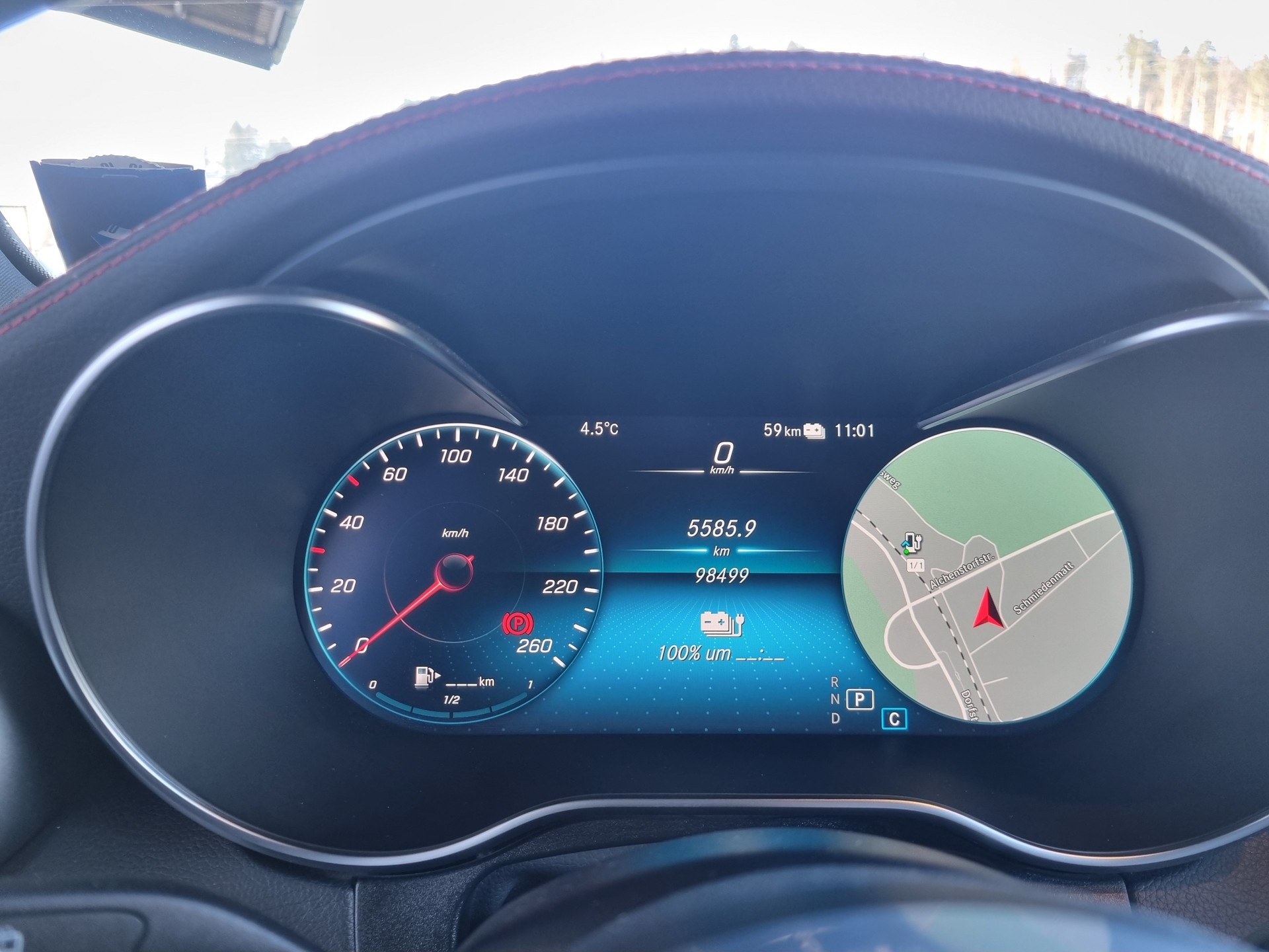 MERCEDES-BENZ GLC 300 de AMG Line 4Matic 9G-Tronic-image-11
