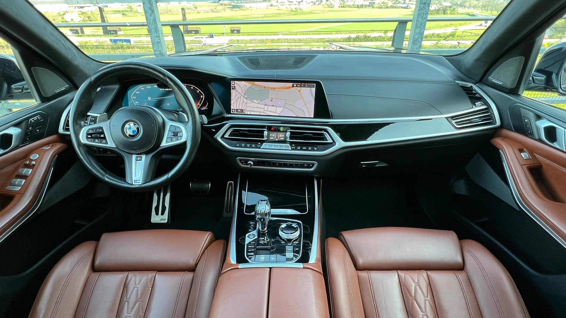 BMW X7 xDRIVE M50d STEPTRONIC M SPORT PLUS l 400 PS-image-18