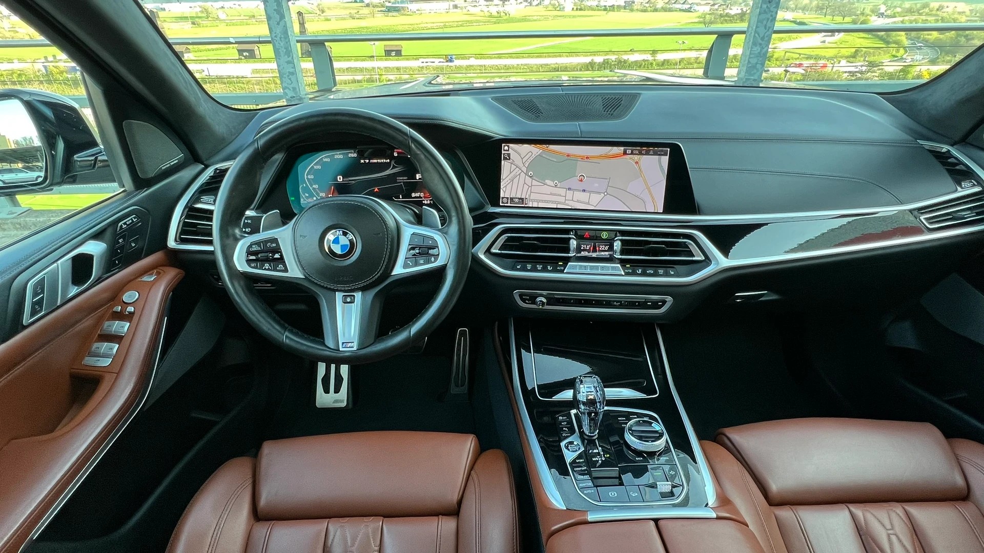 BMW X7 xDRIVE M50d STEPTRONIC M SPORT PLUS l 400 PS-image-19