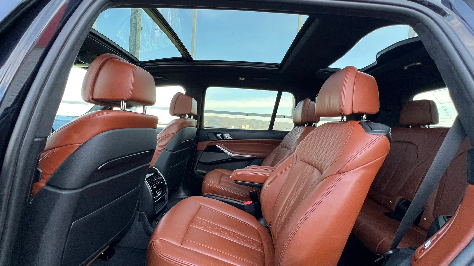 BMW X7 xDRIVE M50d STEPTRONIC M SPORT PLUS l 400 PS-image-25