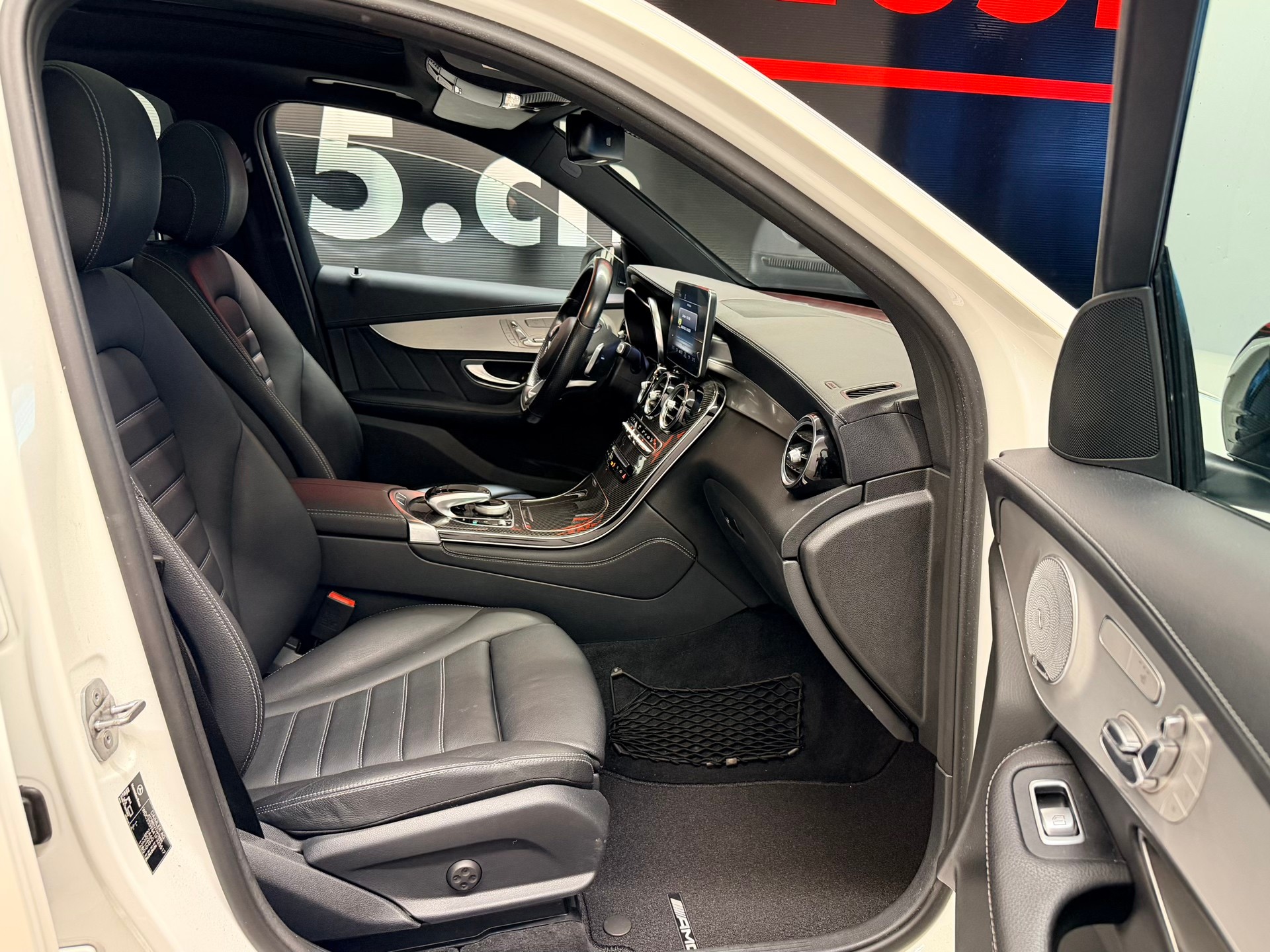 MERCEDES-BENZ GLC 43 AMG 4Matic 9G-Tronic-image-23