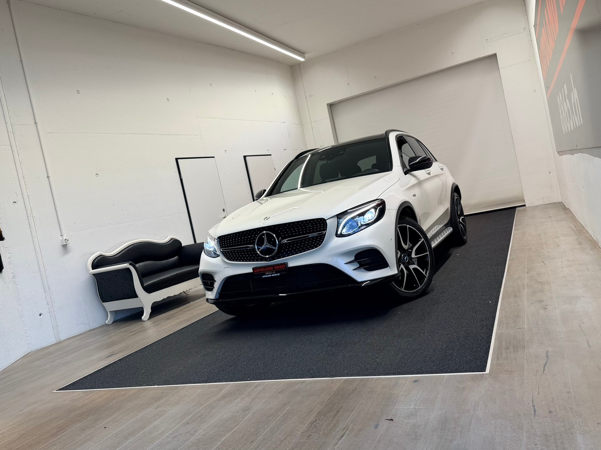 MERCEDES-BENZ GLC 43 AMG 4Matic 9G-Tronic-image-4